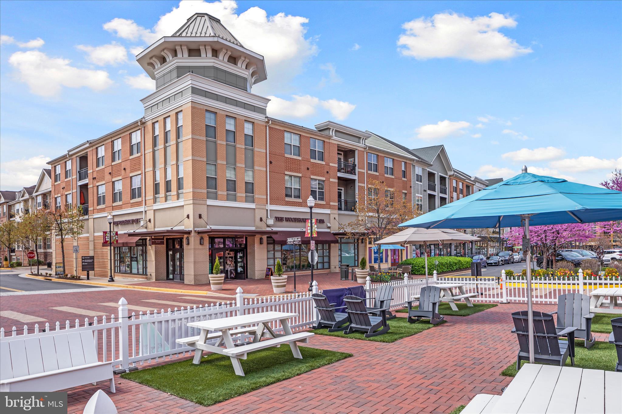 MEADOWBROOK - Residential