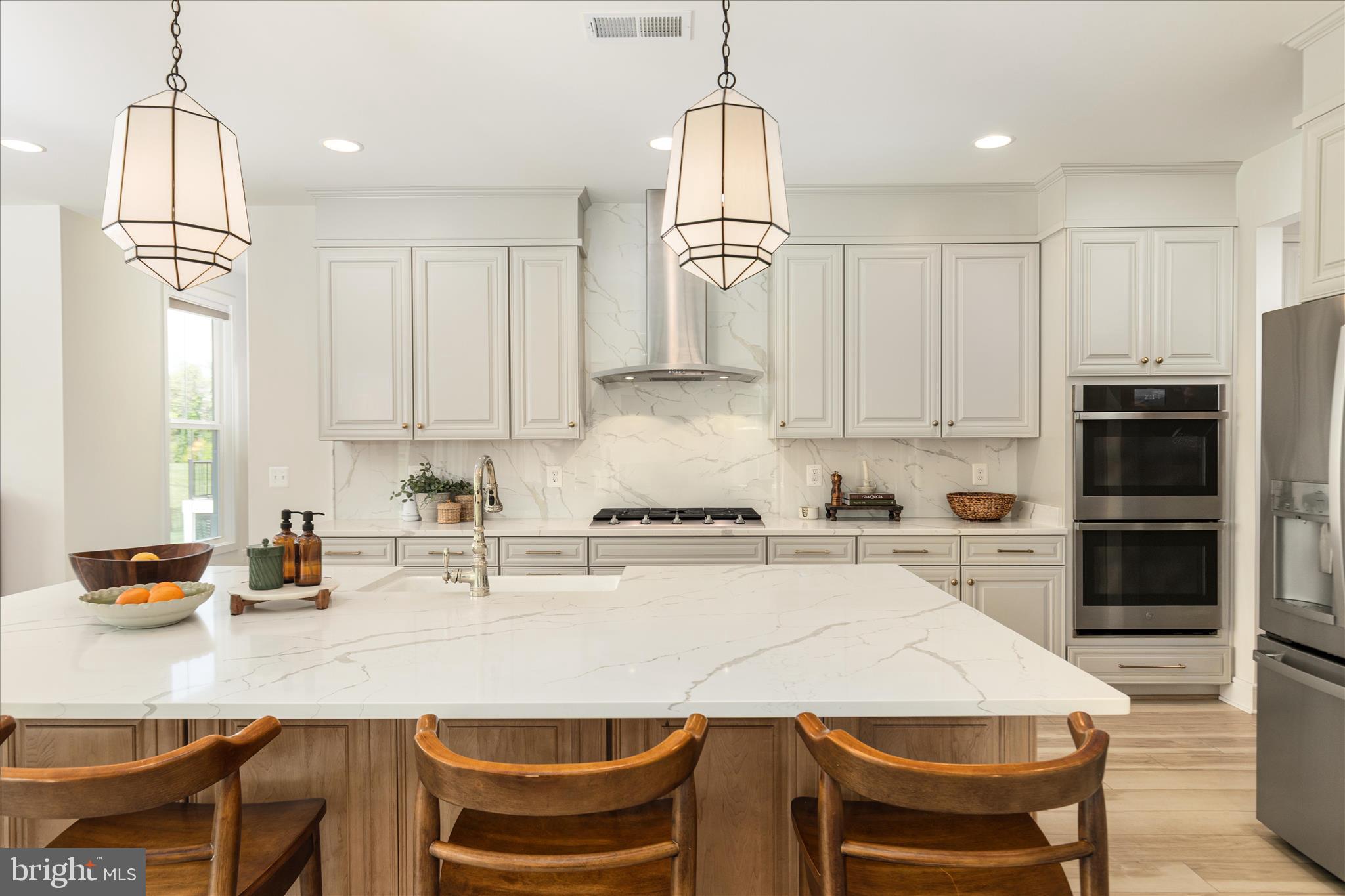 MEADOWBROOK - Residential