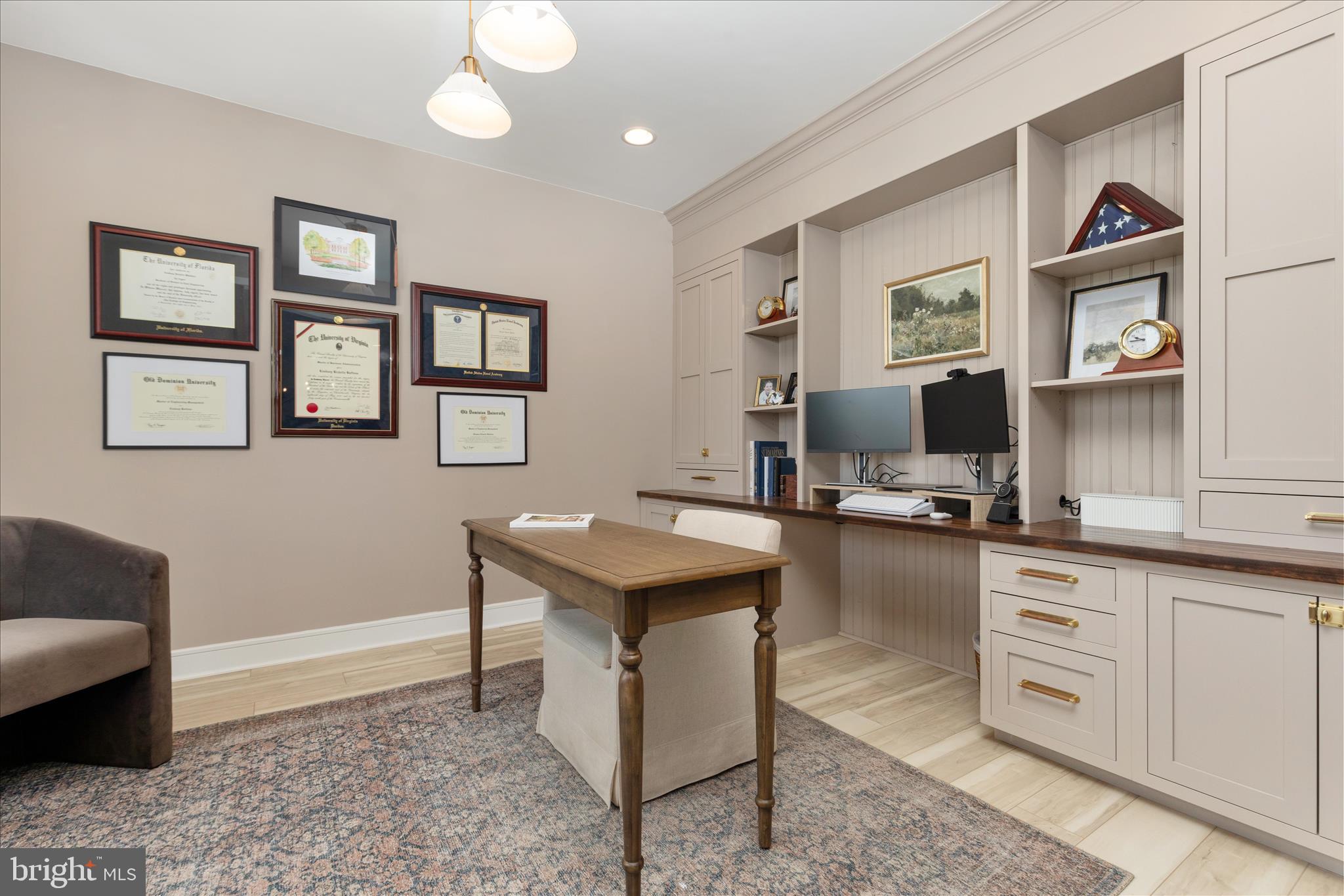 MEADOWBROOK - Residential