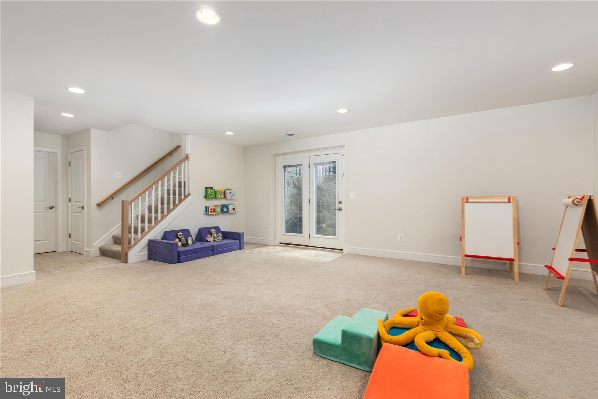 MEADOWBROOK - Residential
