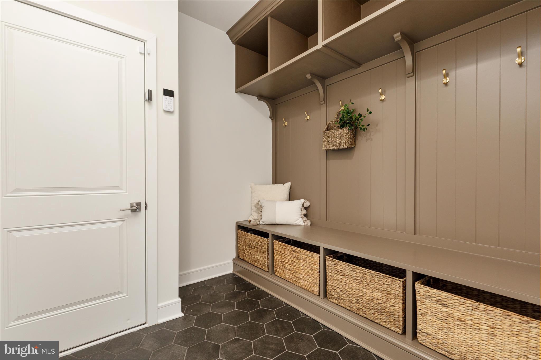 MEADOWBROOK - Residential