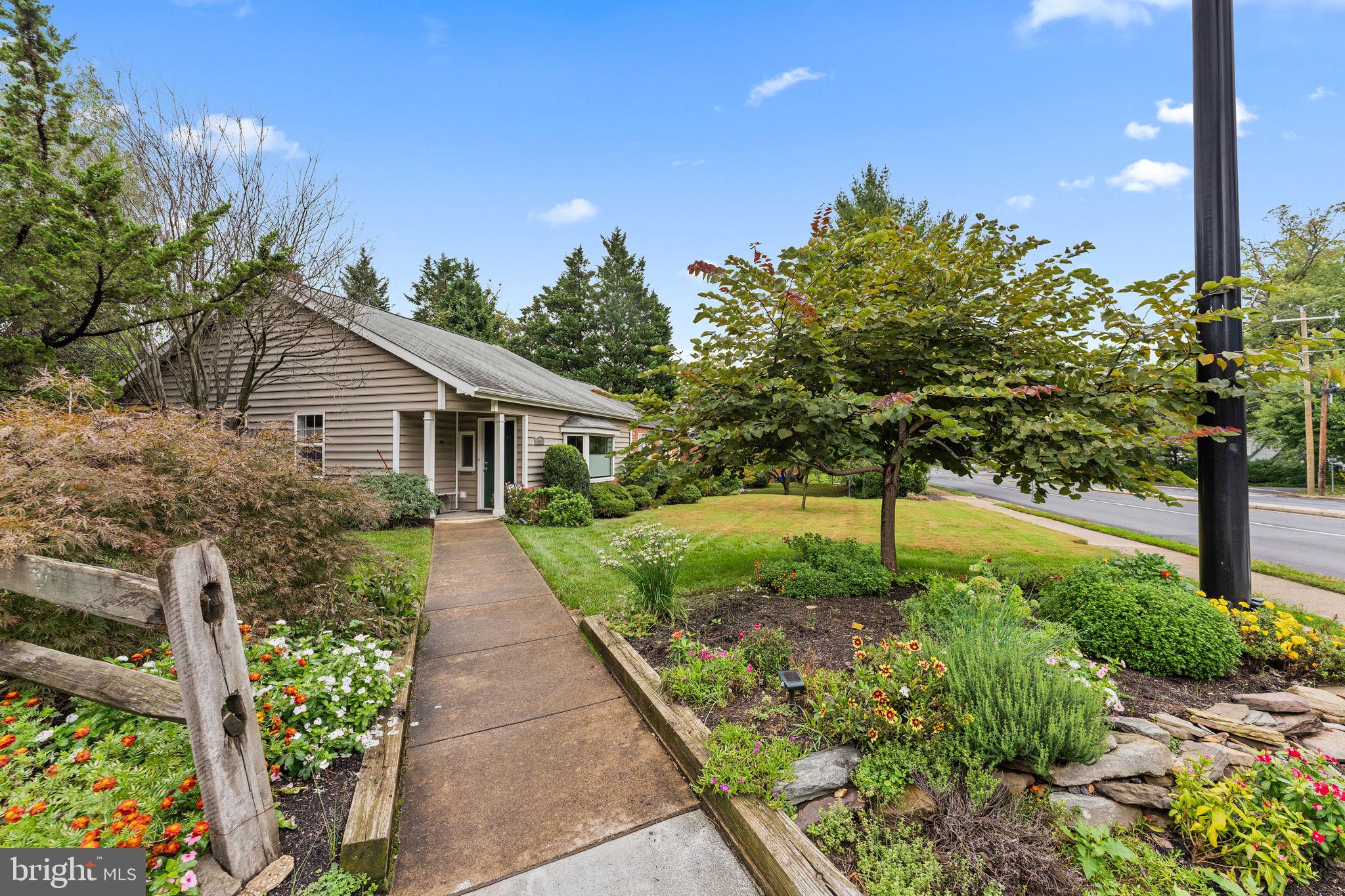 GOLF CLUB MANOR - Residential