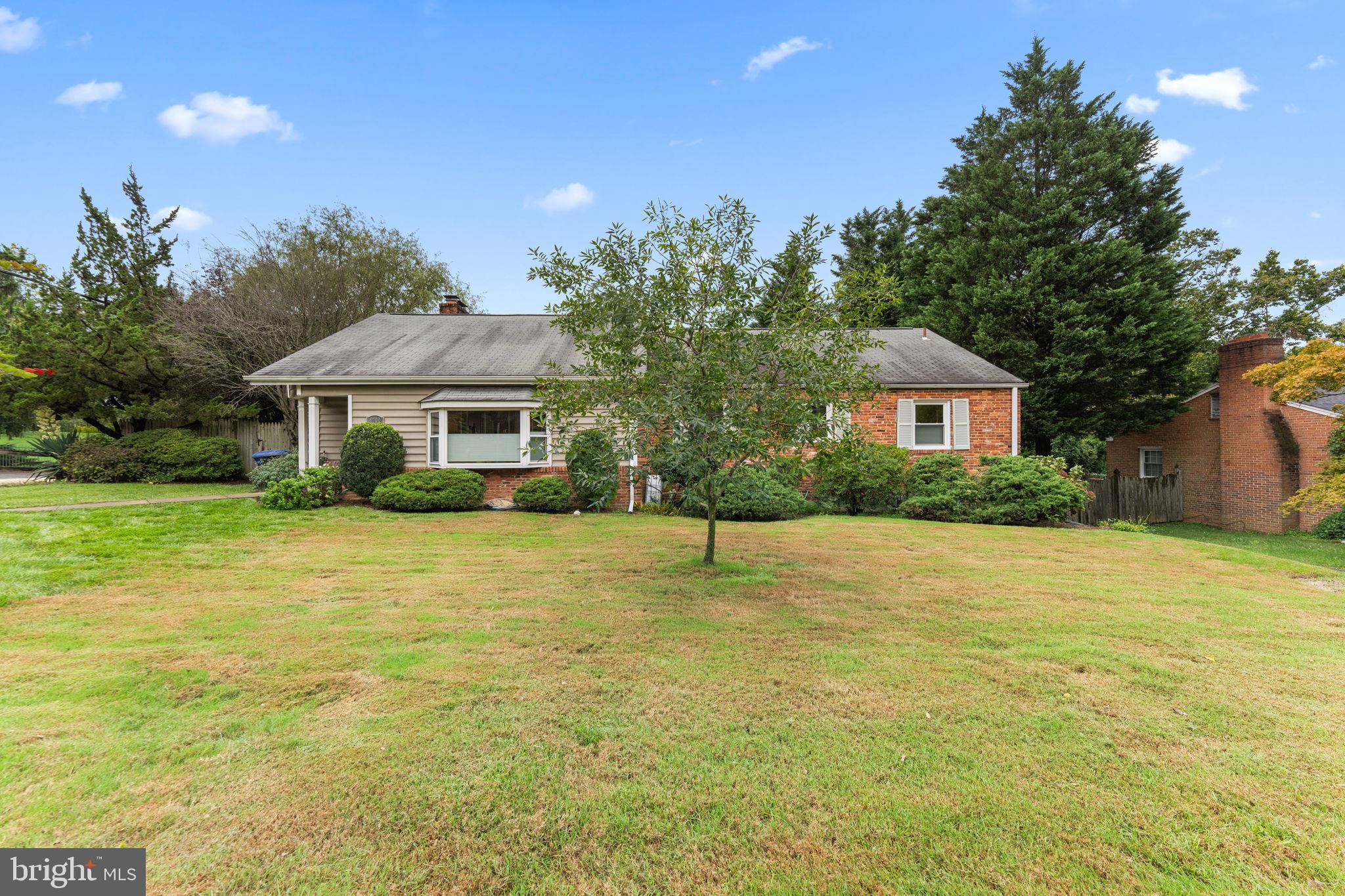 GOLF CLUB MANOR - Residential