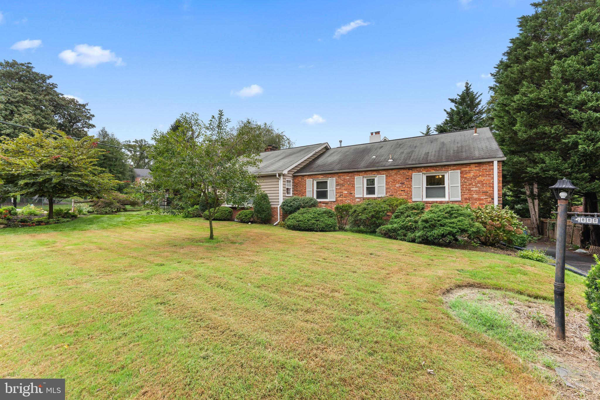 GOLF CLUB MANOR - Residential