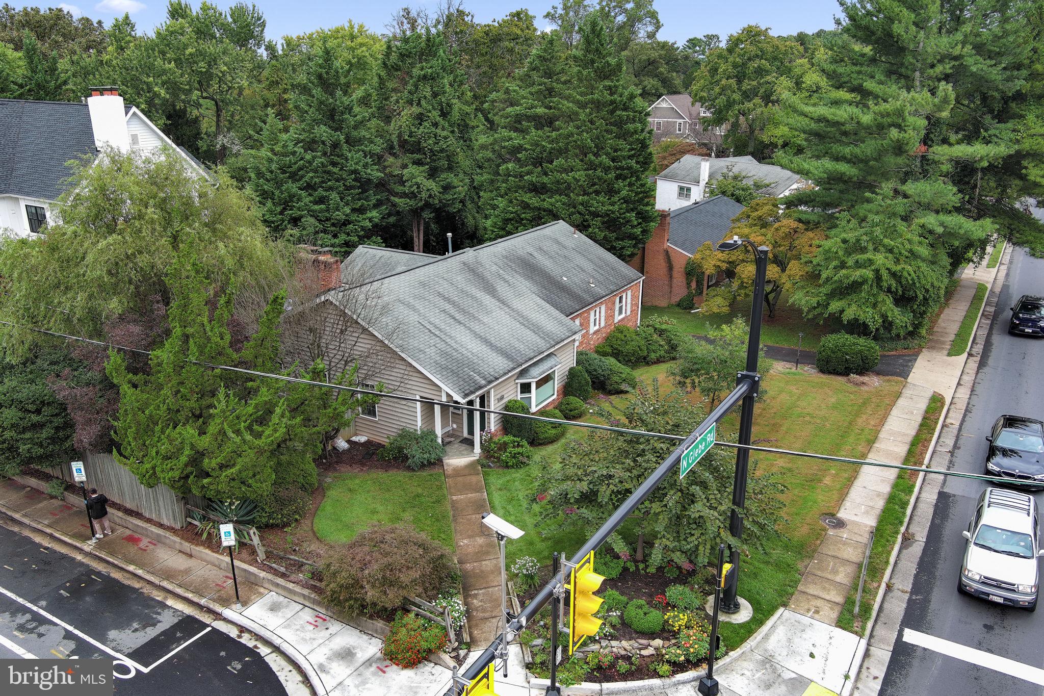 GOLF CLUB MANOR - Residential