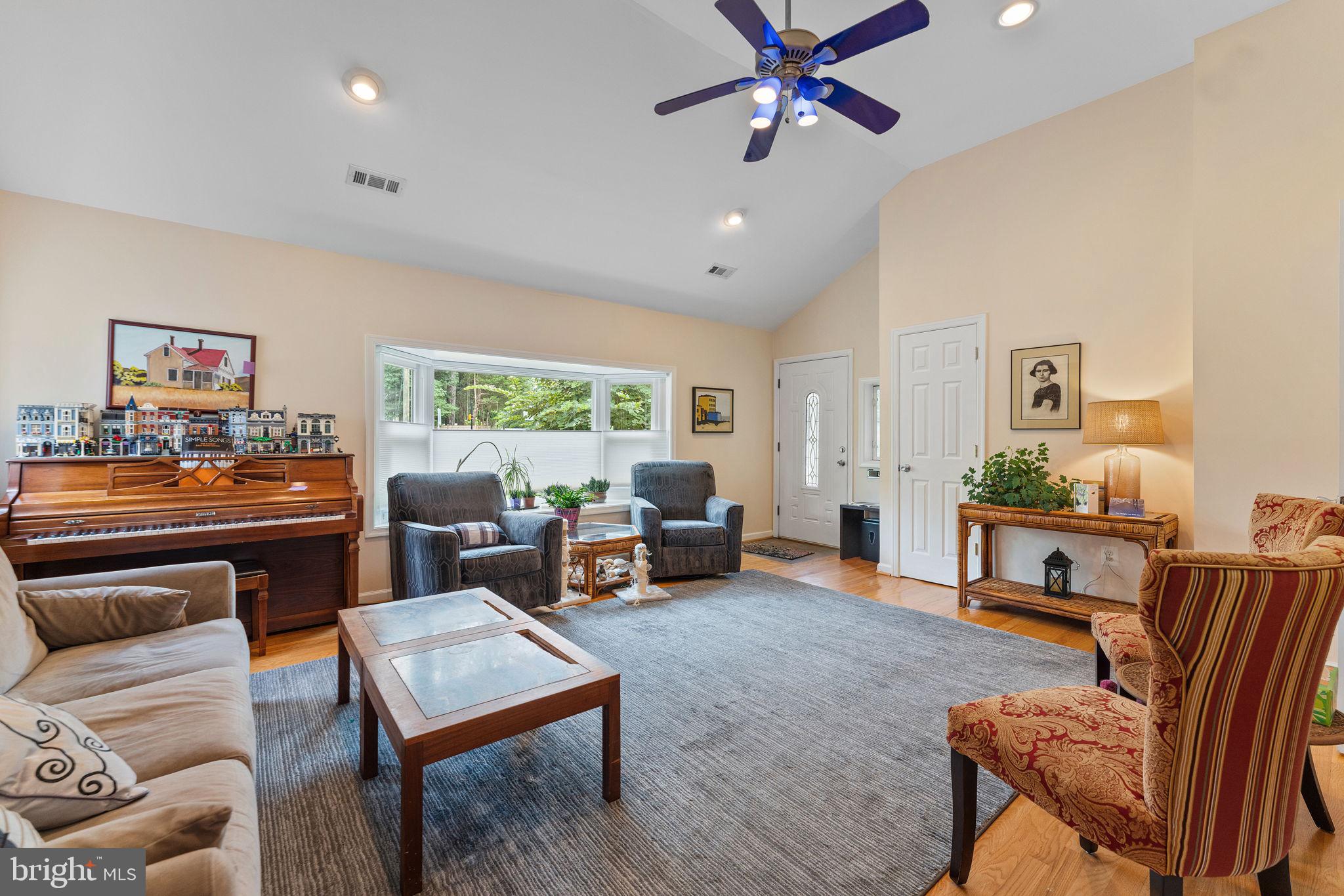 GOLF CLUB MANOR - Residential