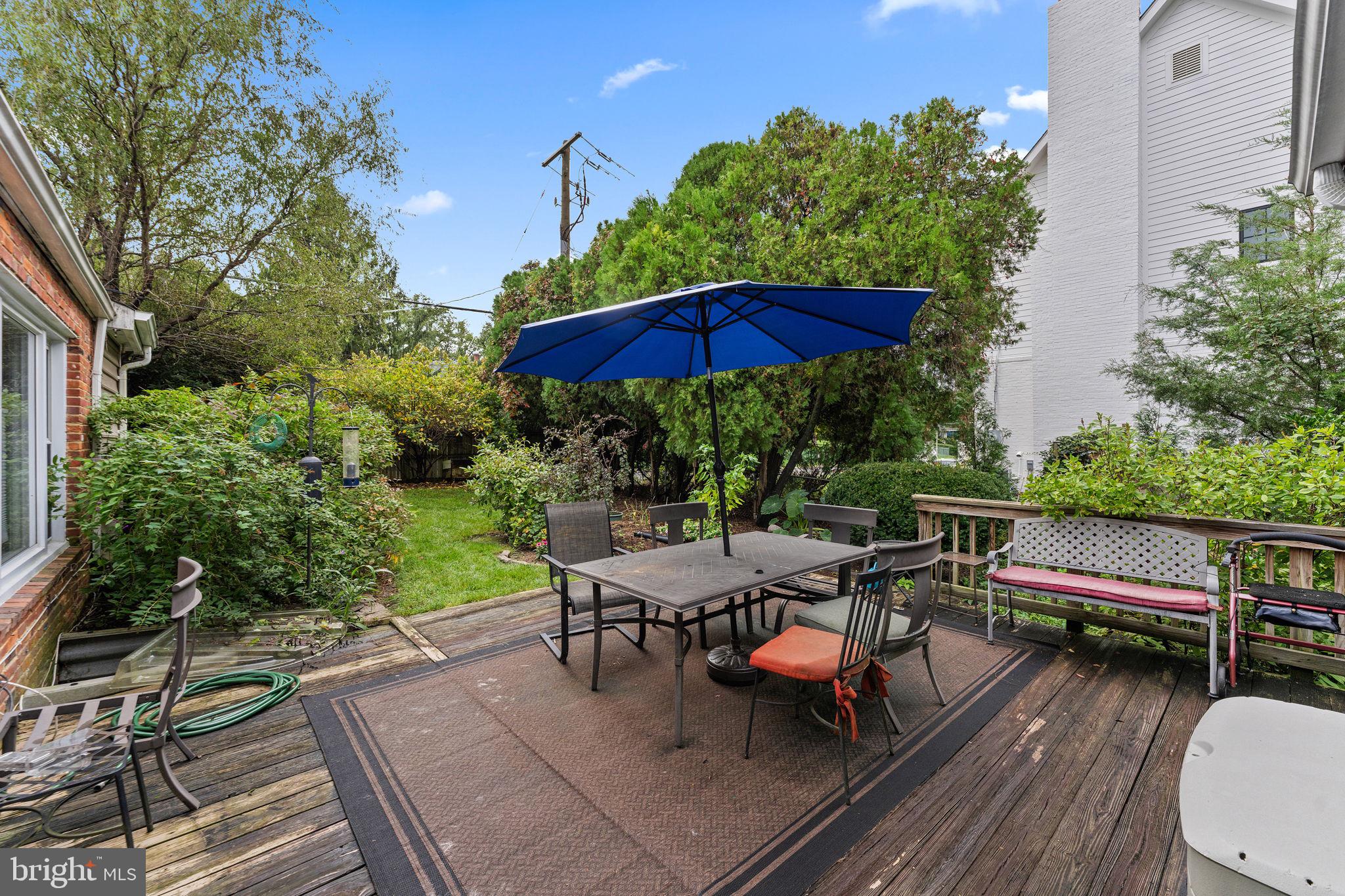 GOLF CLUB MANOR - Residential