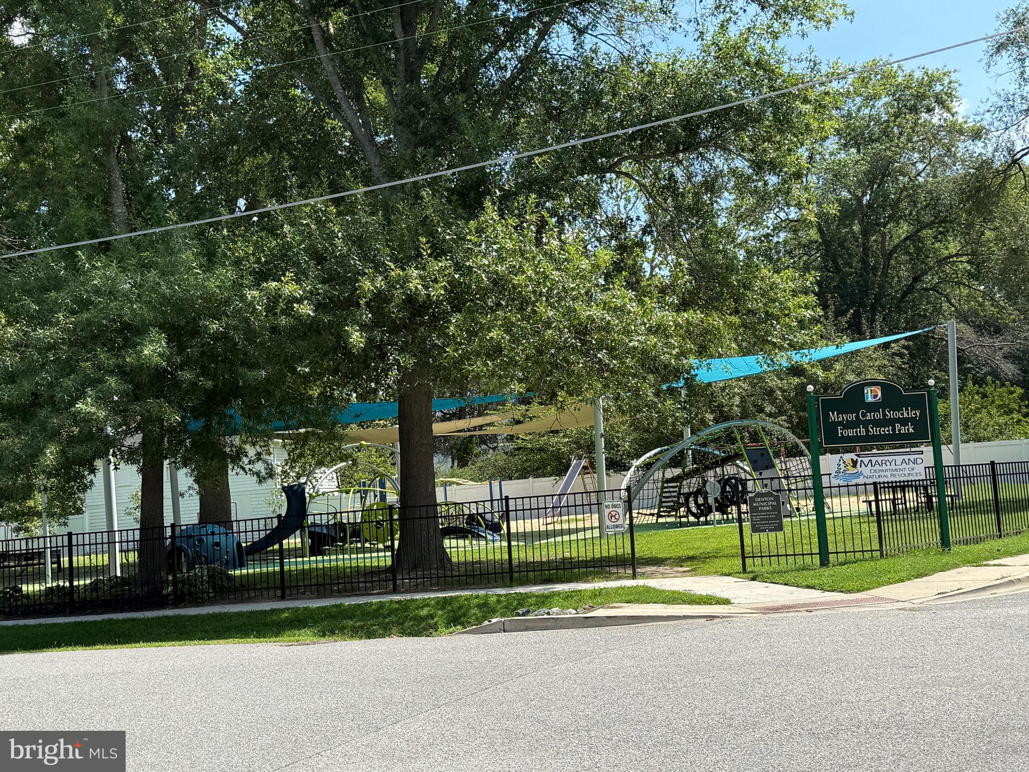 DENTON NARROWS - Residential