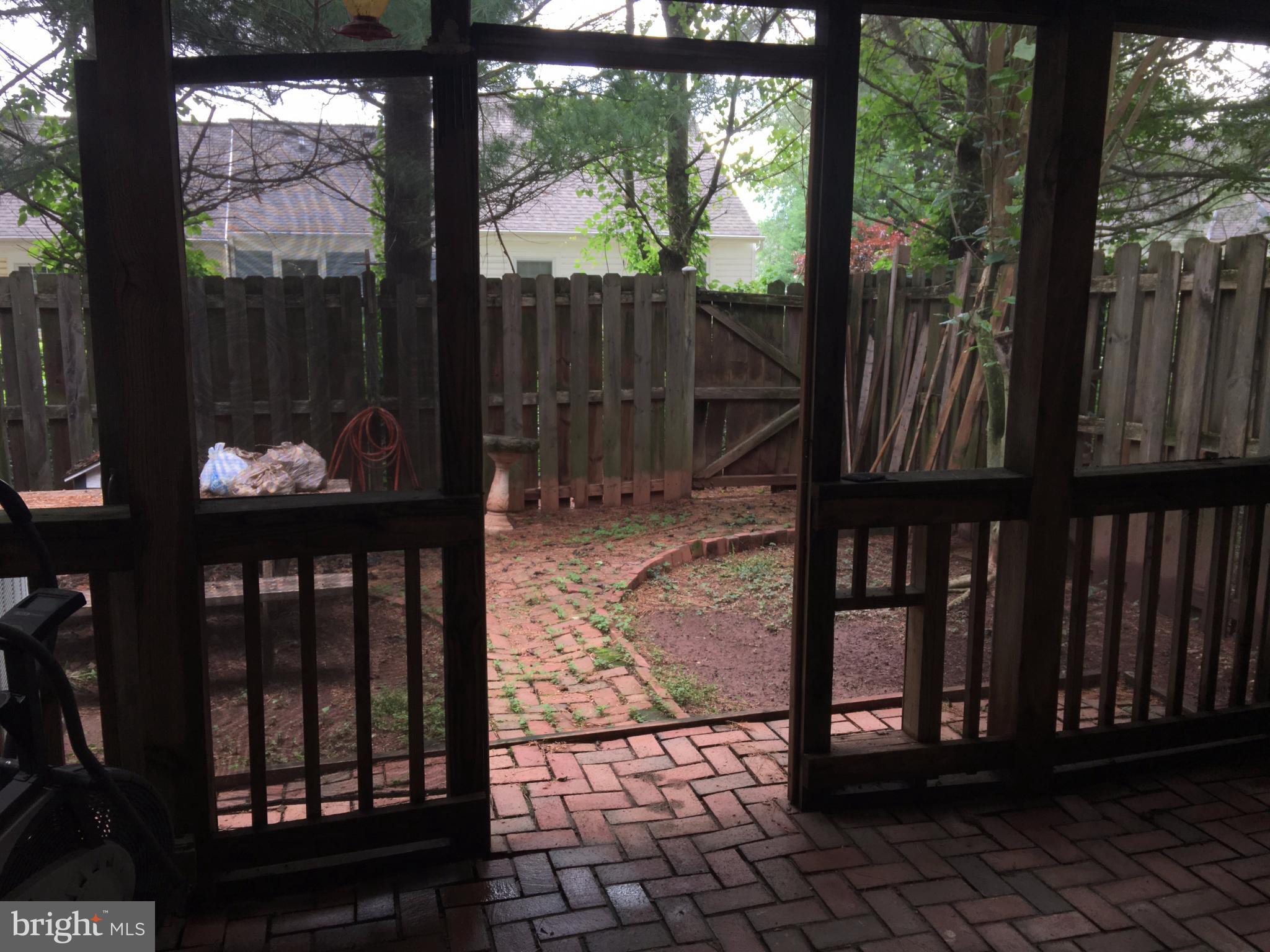 TALL OAKS TOWNHOUSES - Residential