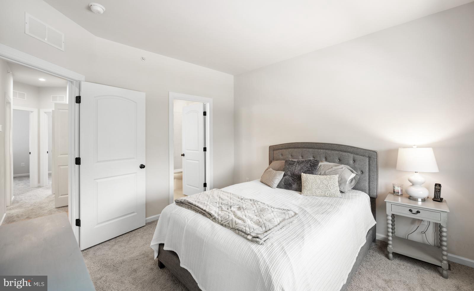 STEELPOINTE - Residential