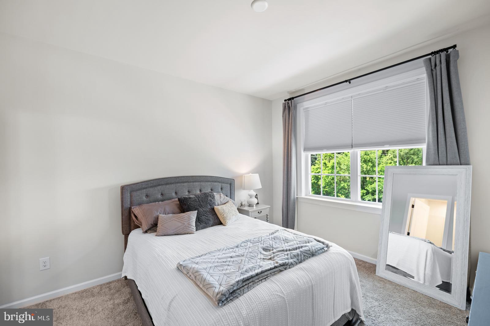 STEELPOINTE - Residential