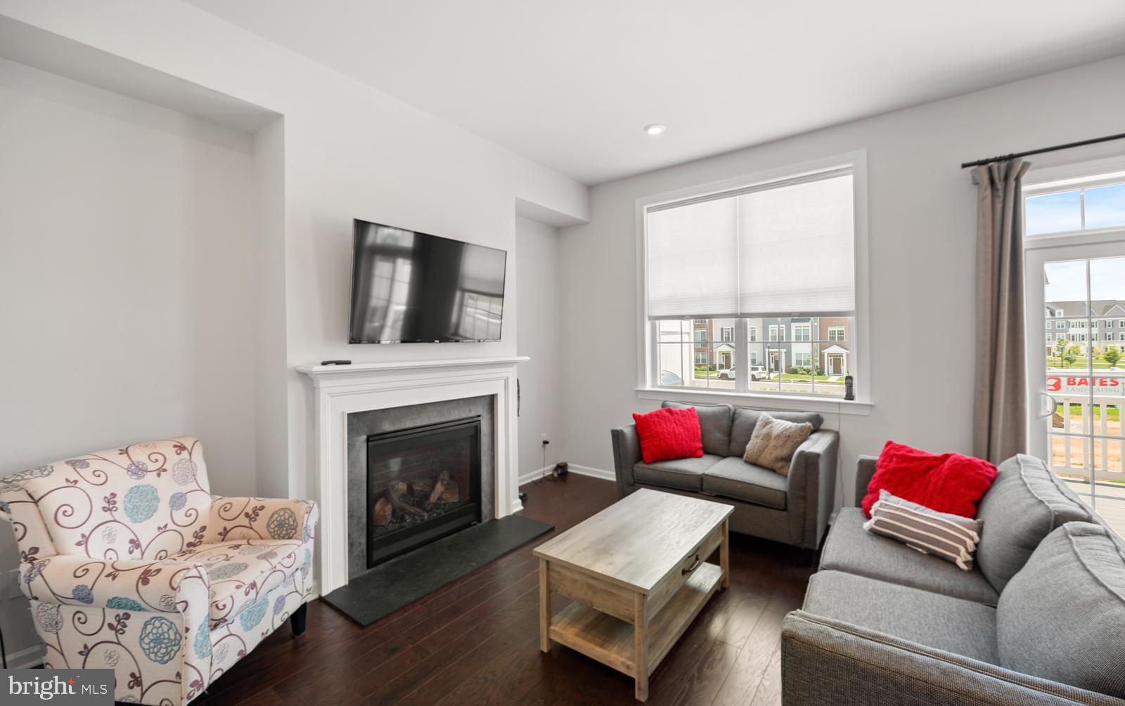 STEELPOINTE - Residential