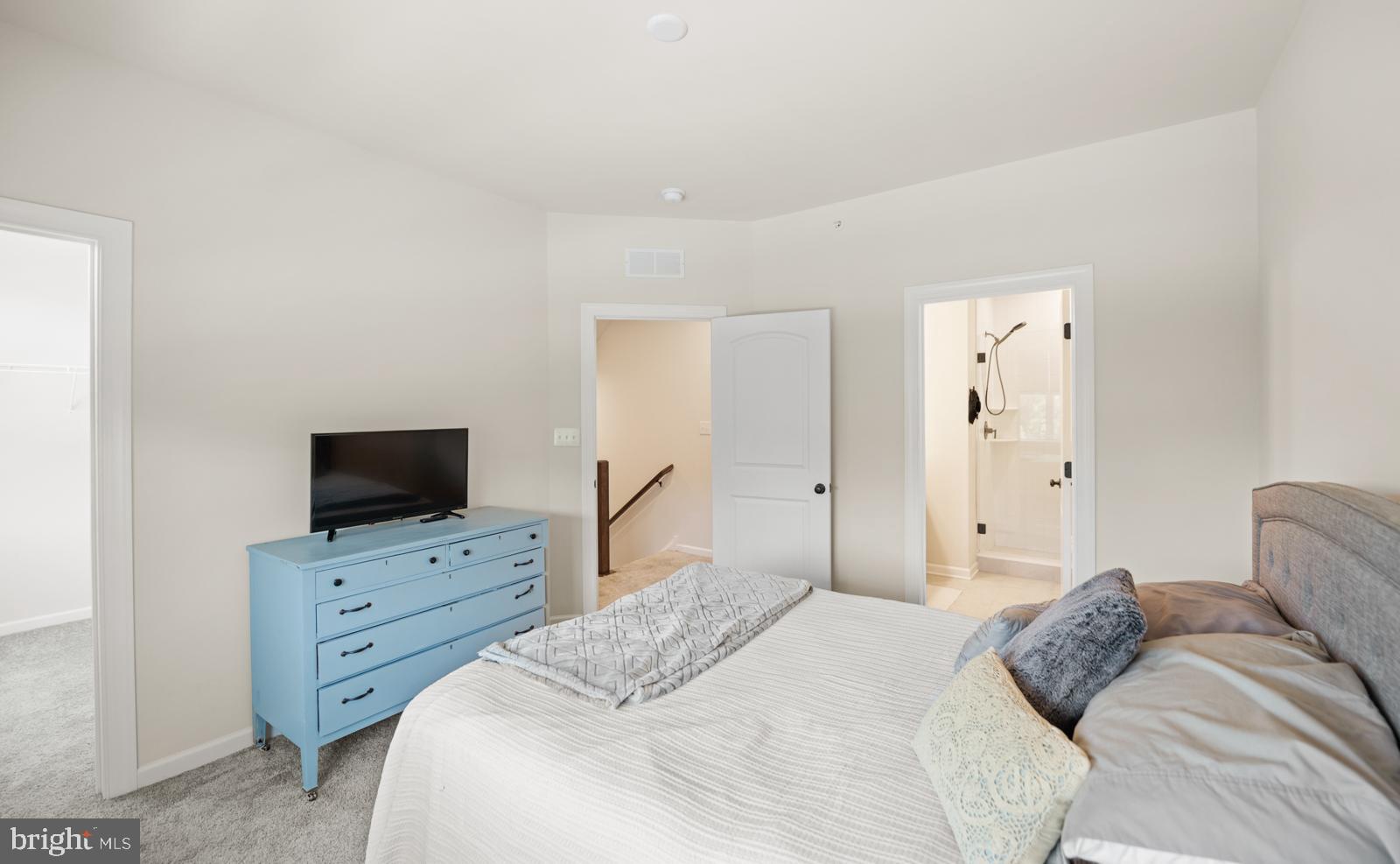 STEELPOINTE - Residential