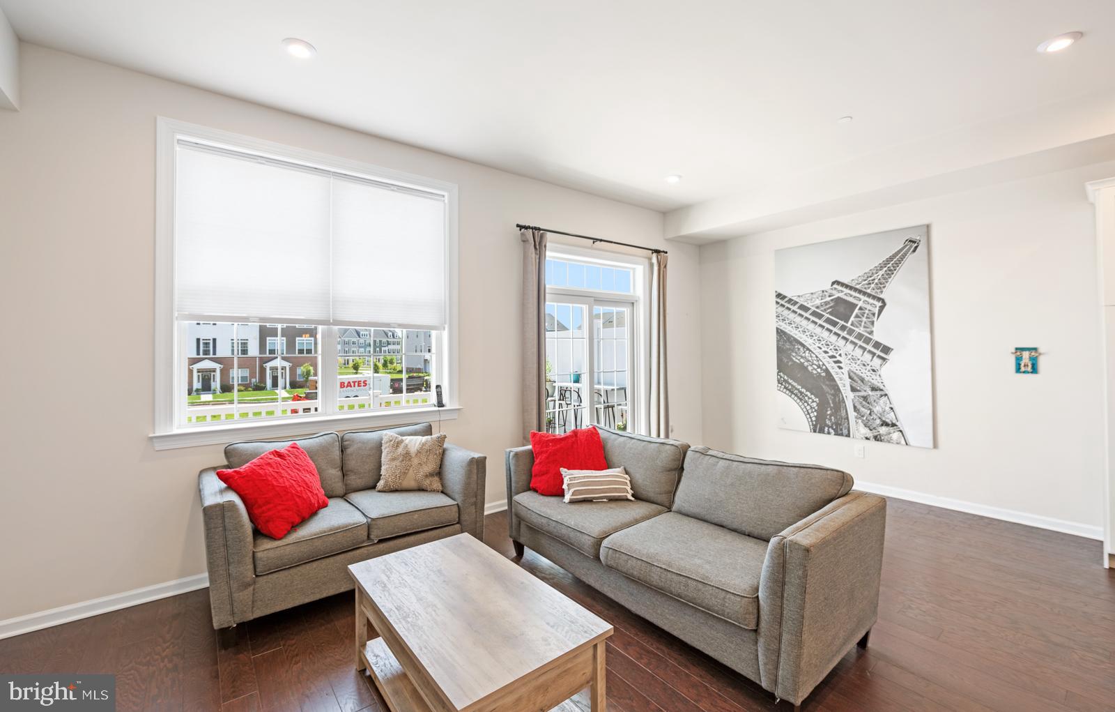 STEELPOINTE - Residential