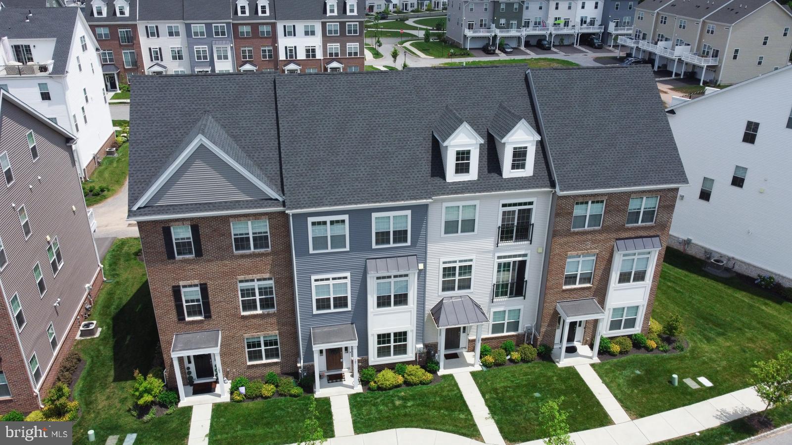 STEELPOINTE - Residential