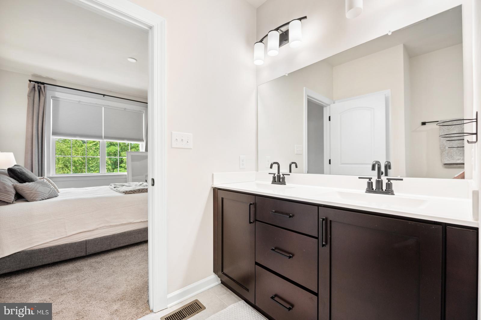 STEELPOINTE - Residential