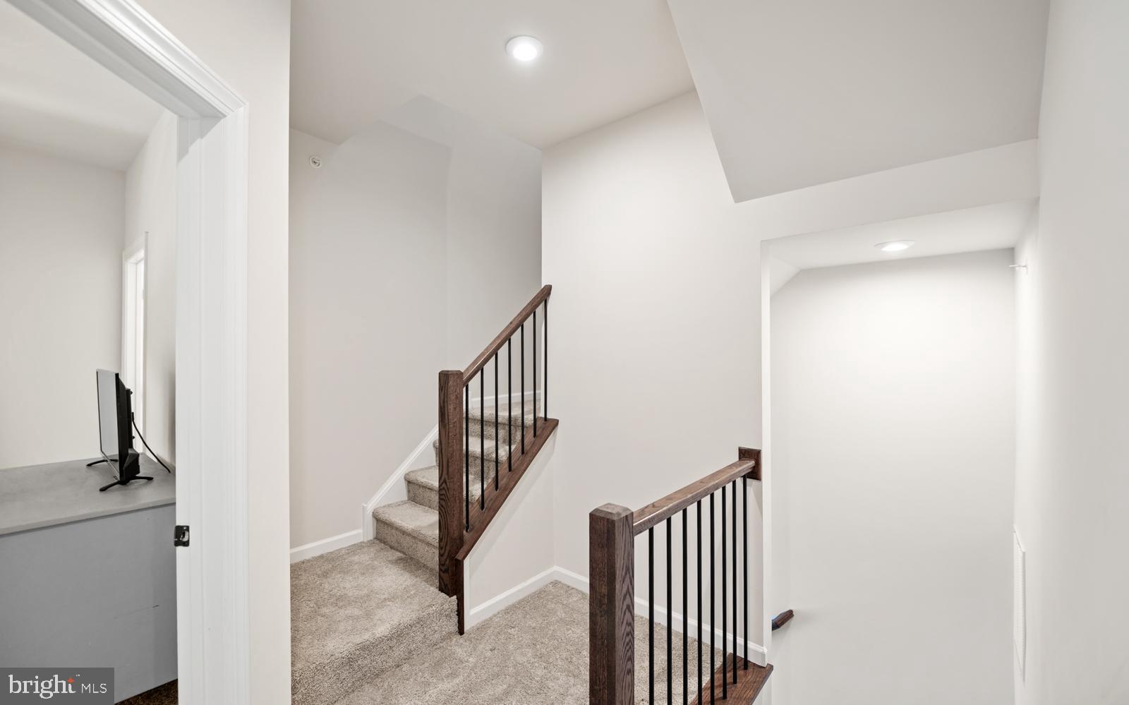 STEELPOINTE - Residential