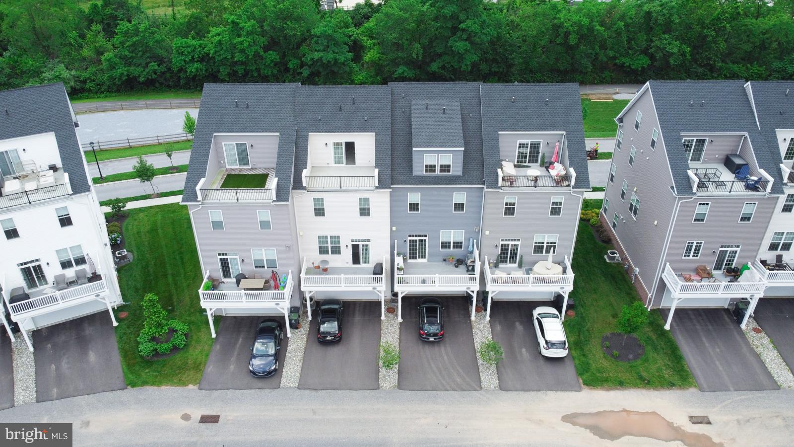 STEELPOINTE - Residential