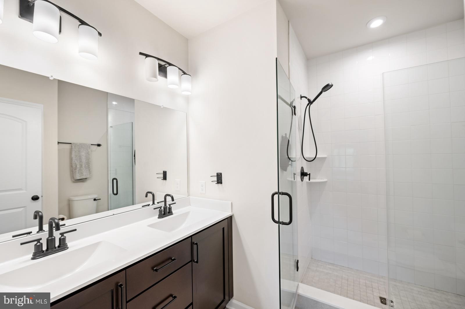 STEELPOINTE - Residential