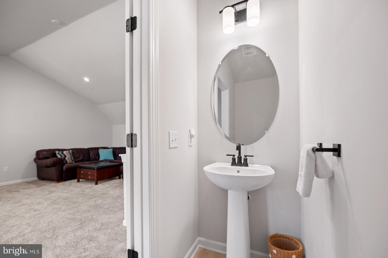 STEELPOINTE - Residential