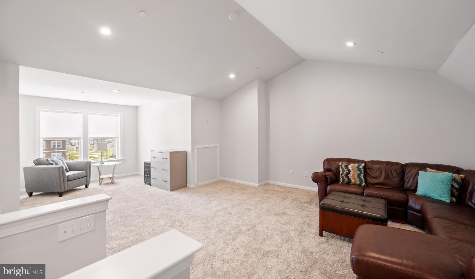 STEELPOINTE - Residential