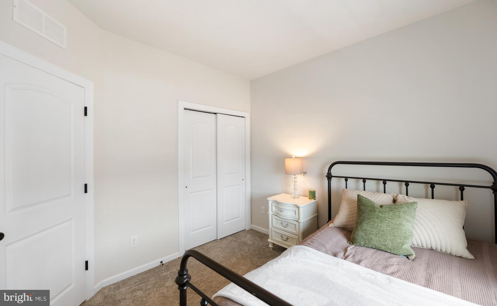 STEELPOINTE - Residential