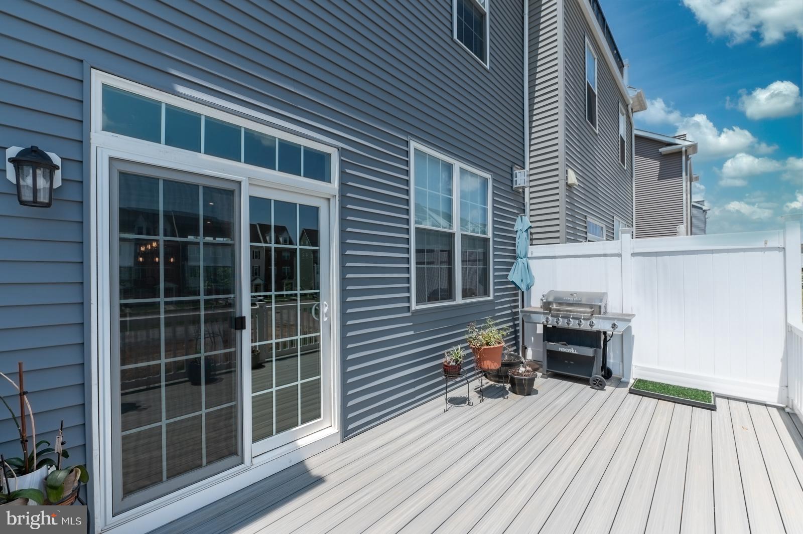 STEELPOINTE - Residential