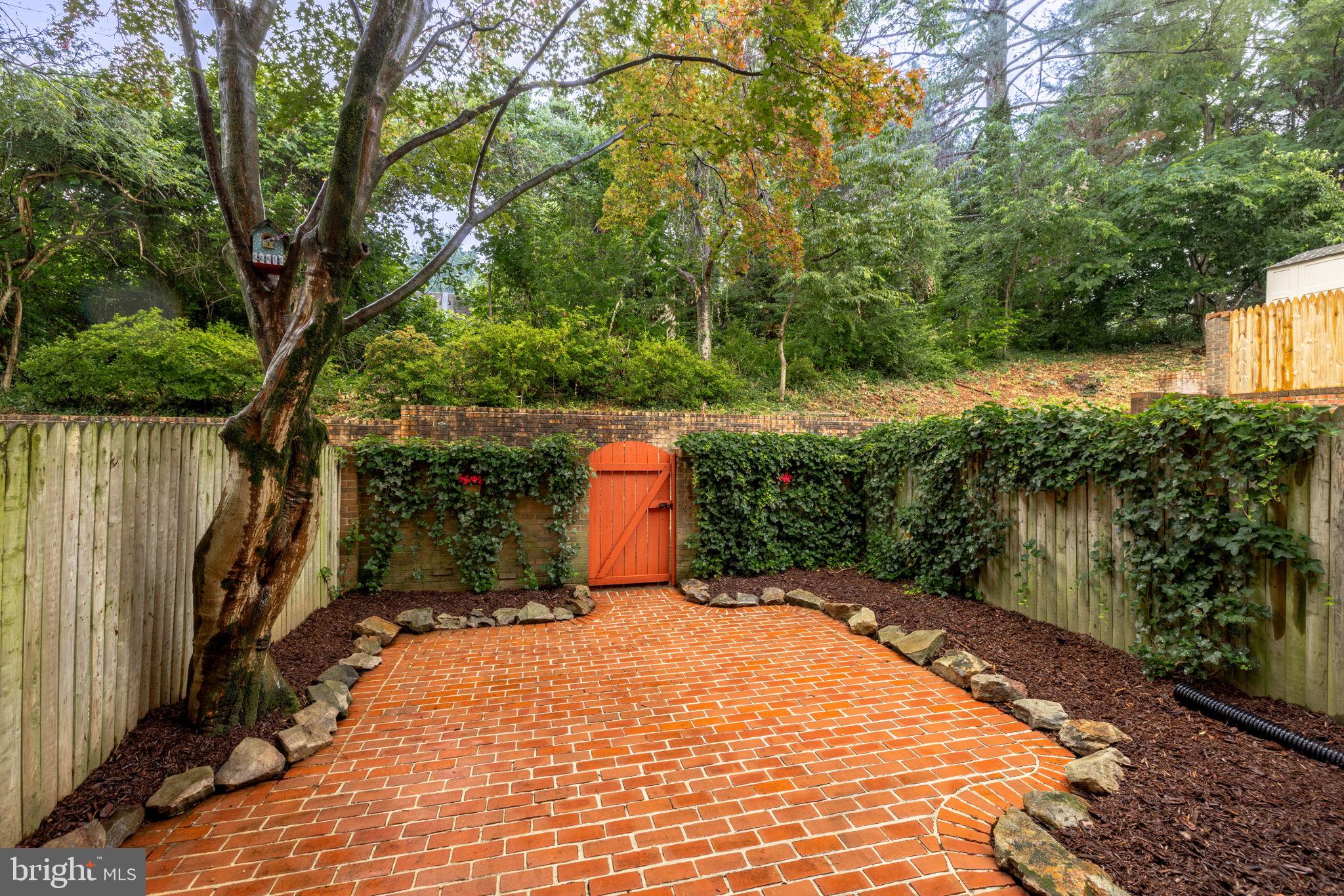 HALLCREST HEIGHTS - Residential