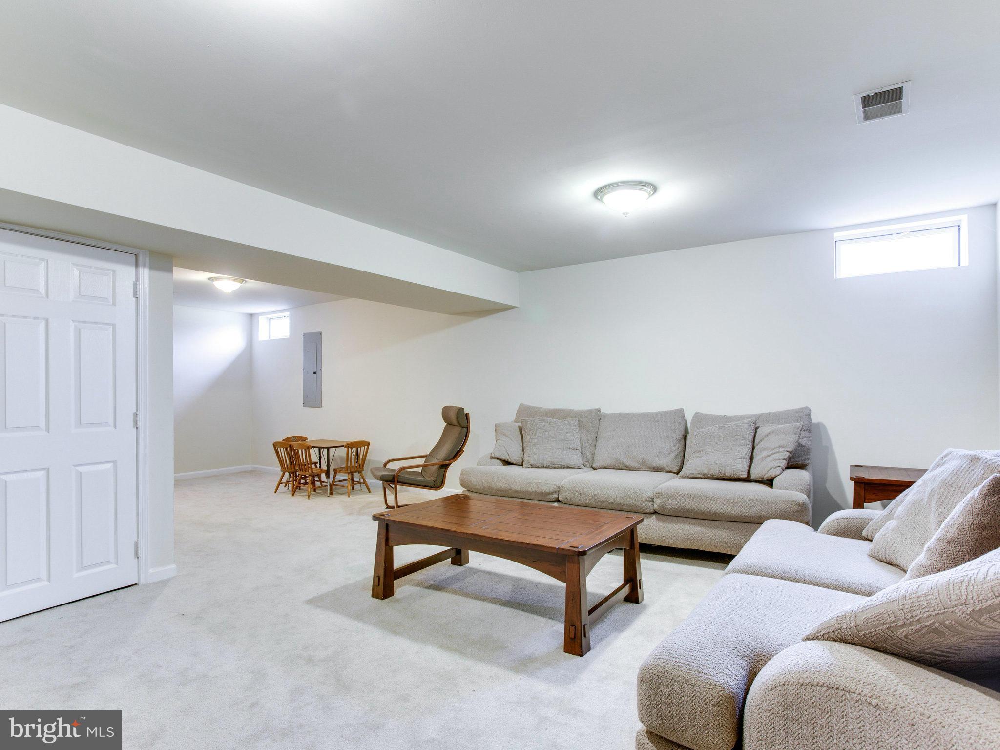 WELLINGTON/CLOVERHILL - Residential