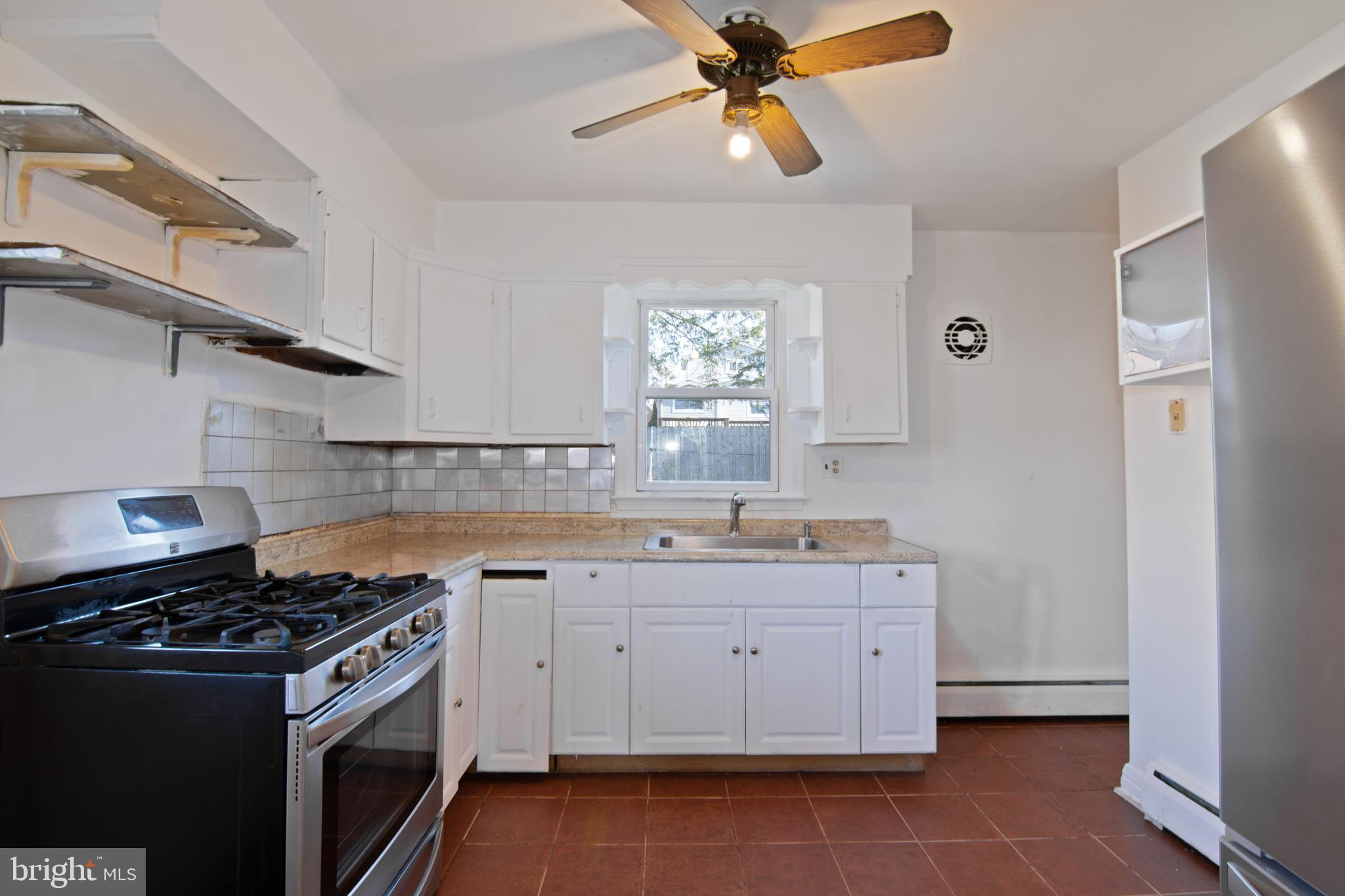 CATONSVILLE MANOR - Residential