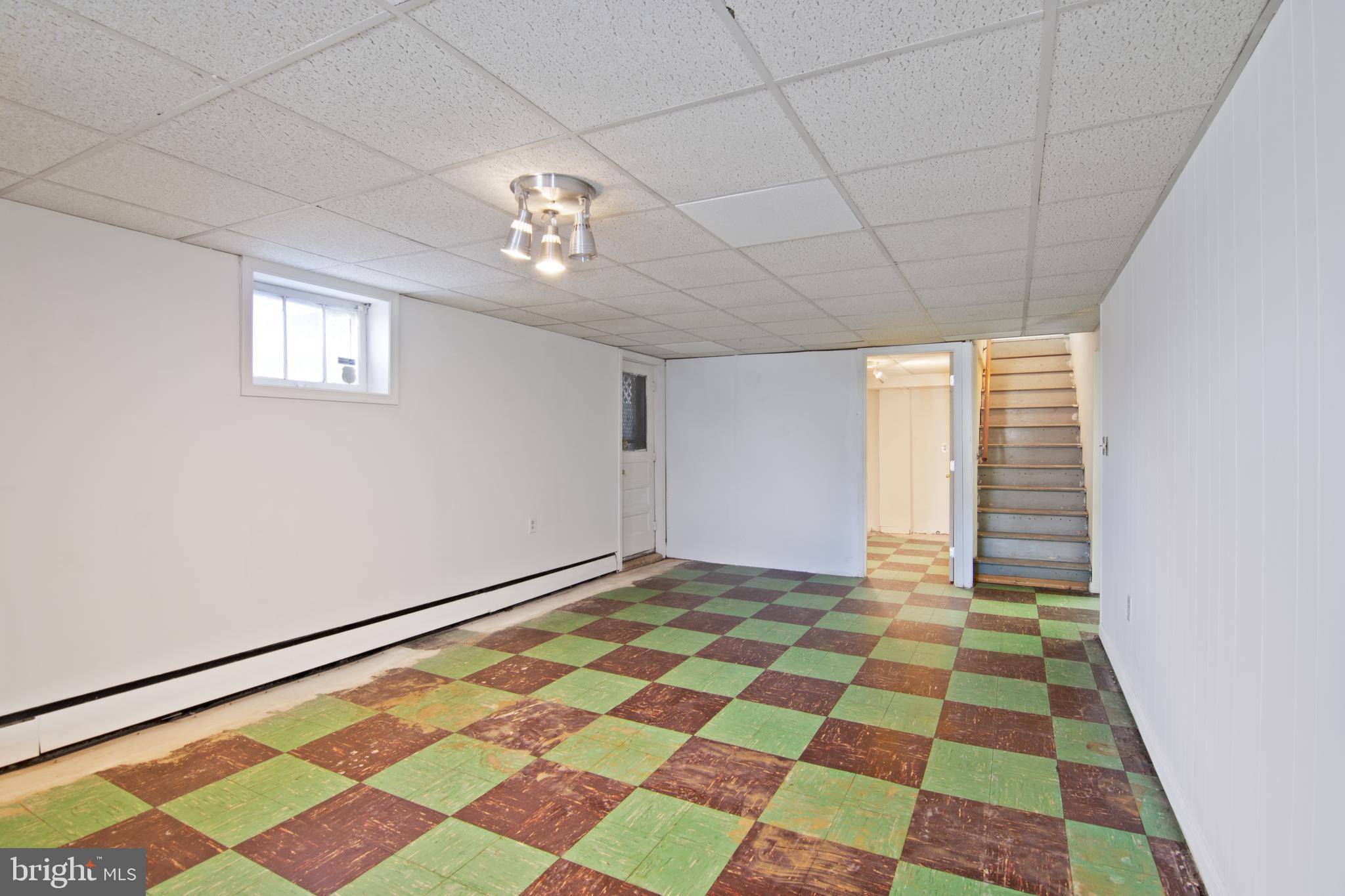 CATONSVILLE MANOR - Residential