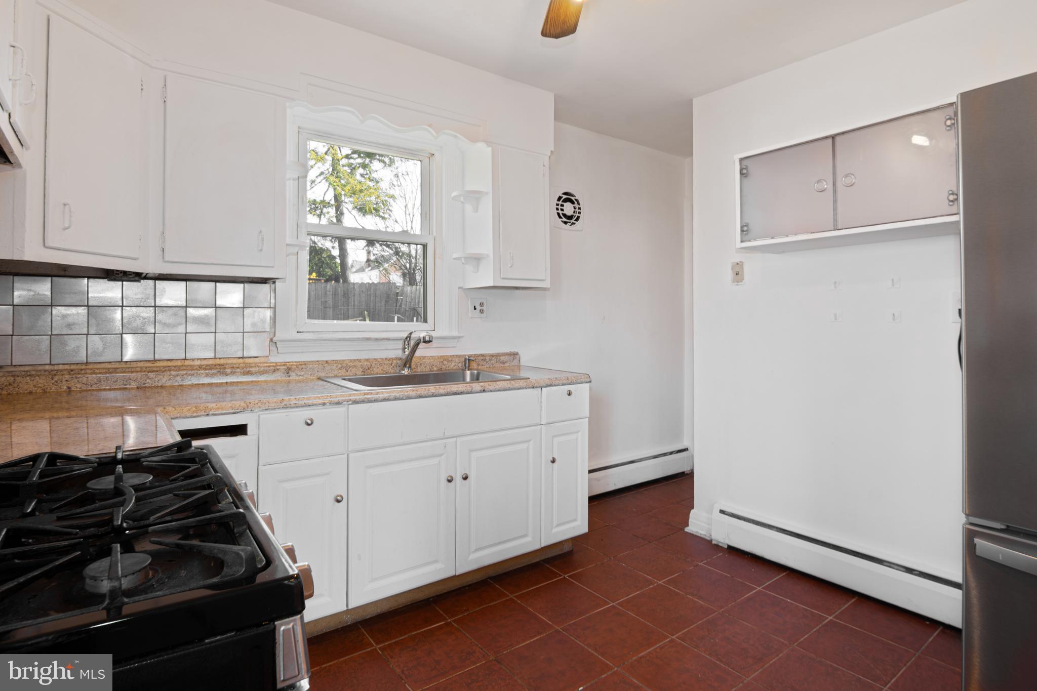 CATONSVILLE MANOR - Residential