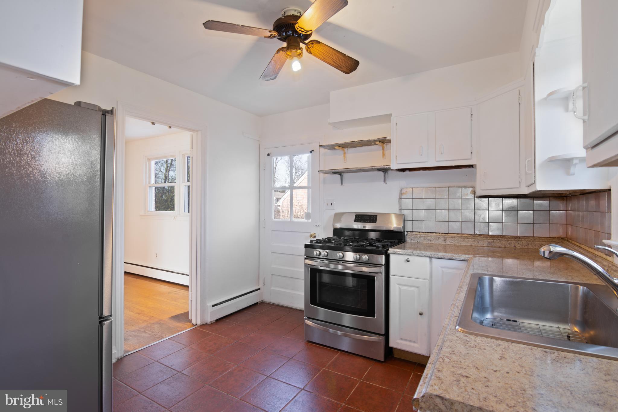 CATONSVILLE MANOR - Residential