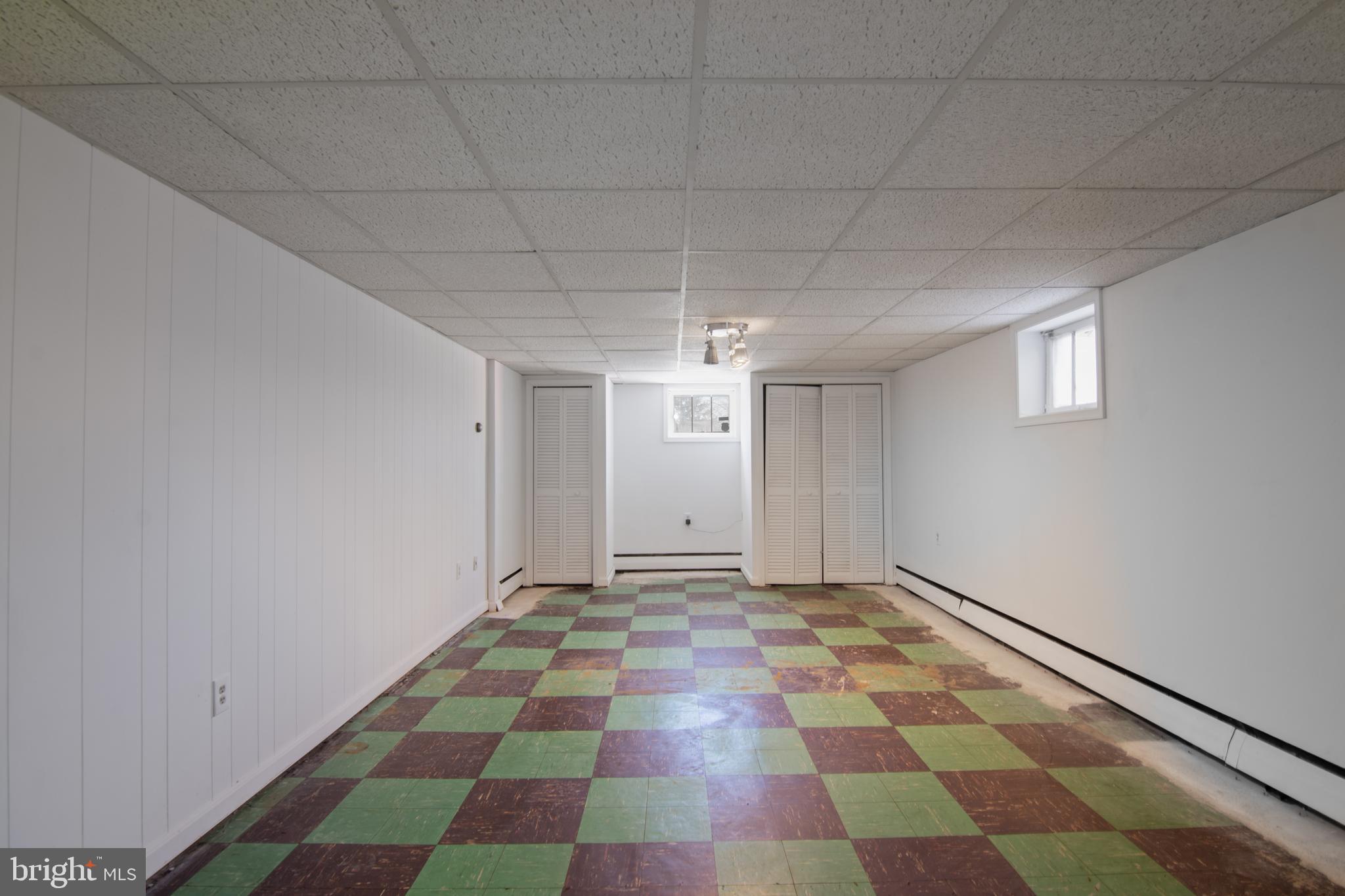 CATONSVILLE MANOR - Residential