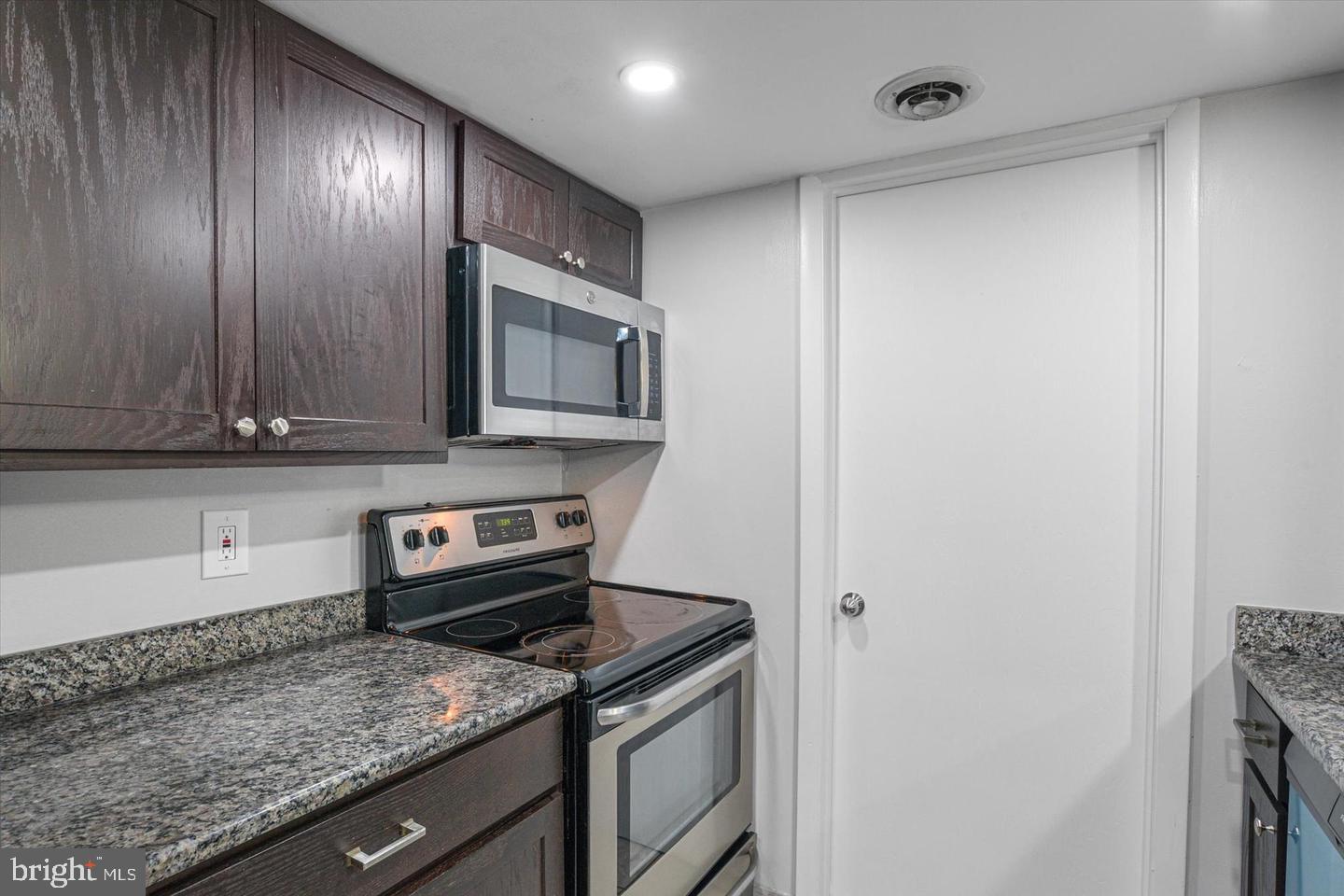 GENEVA PLACE - Residential