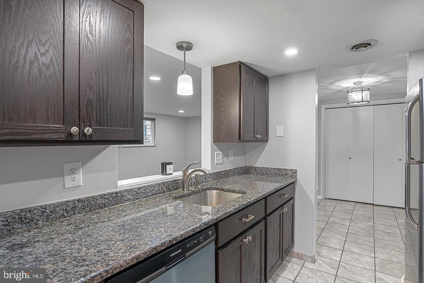 GENEVA PLACE - Residential