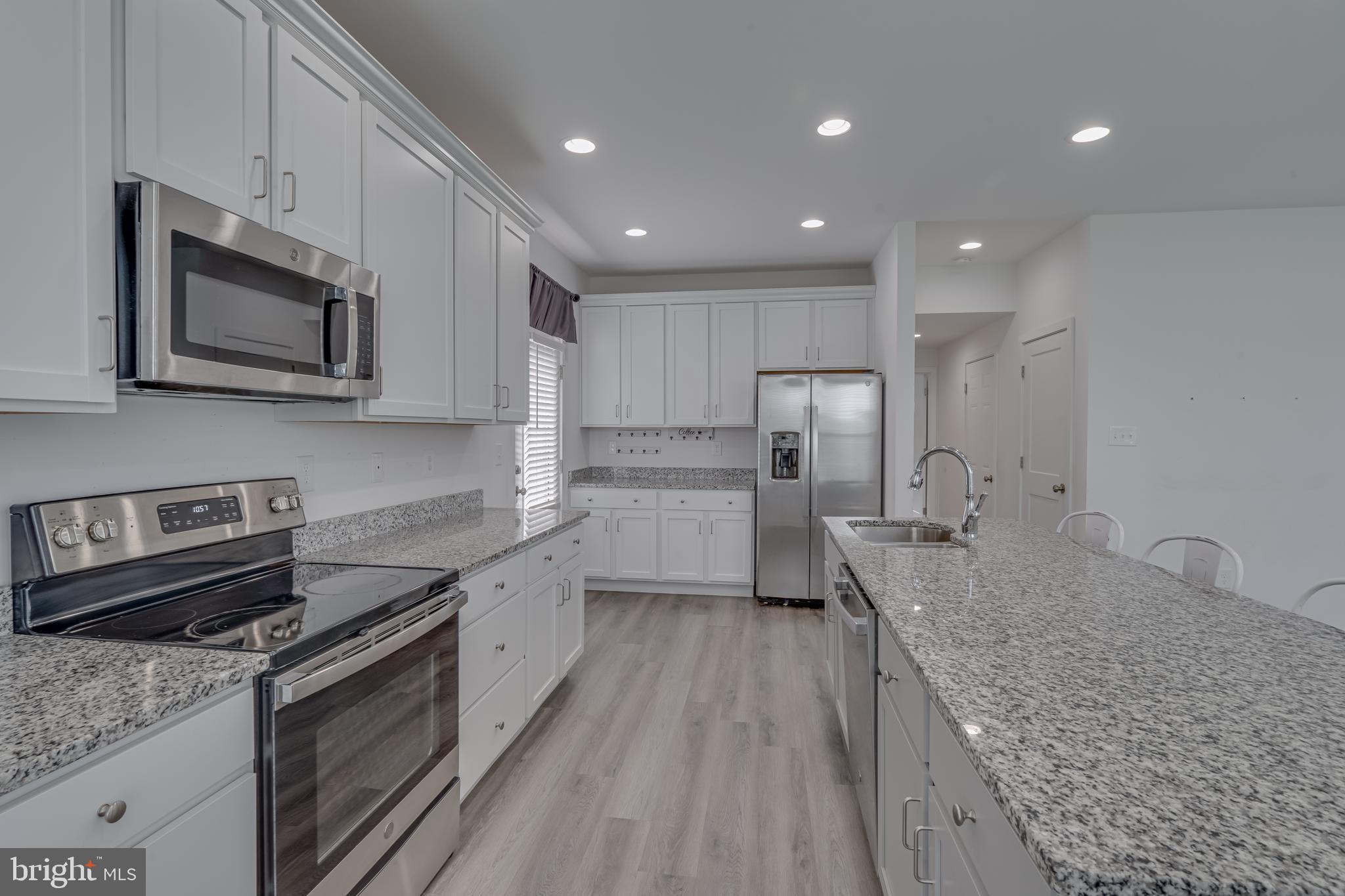 FORT HILL FARMS - Residential