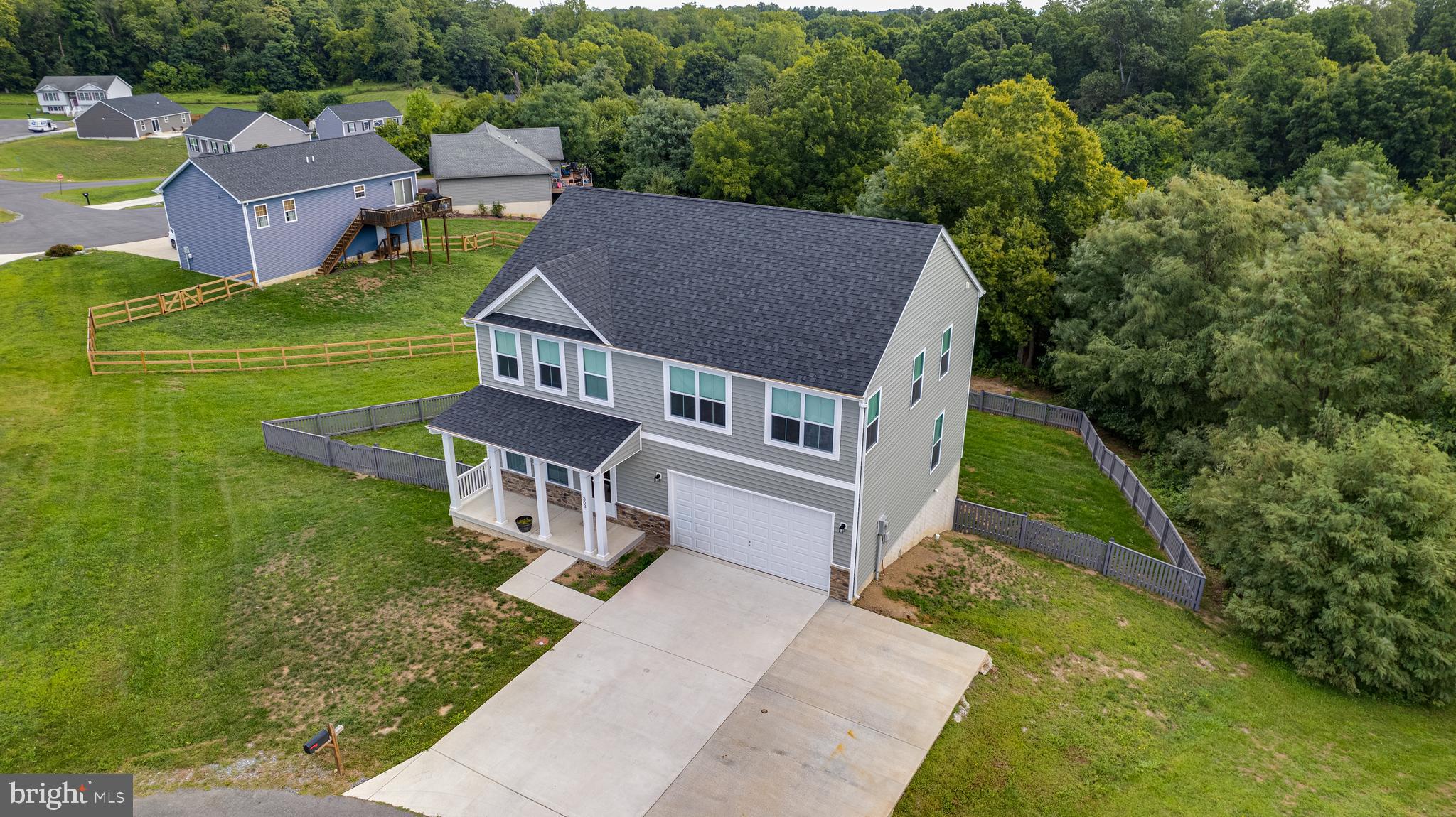 FORT HILL FARMS - Residential