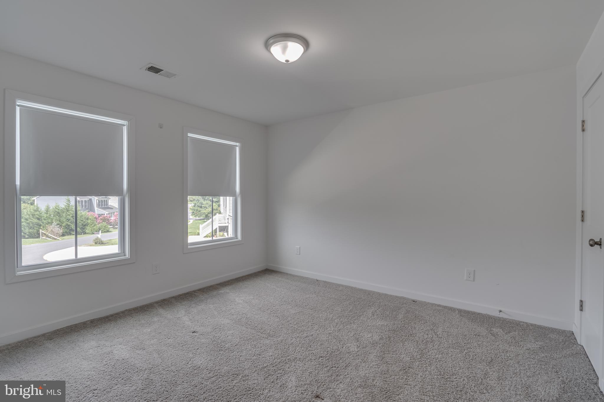 FORT HILL FARMS - Residential