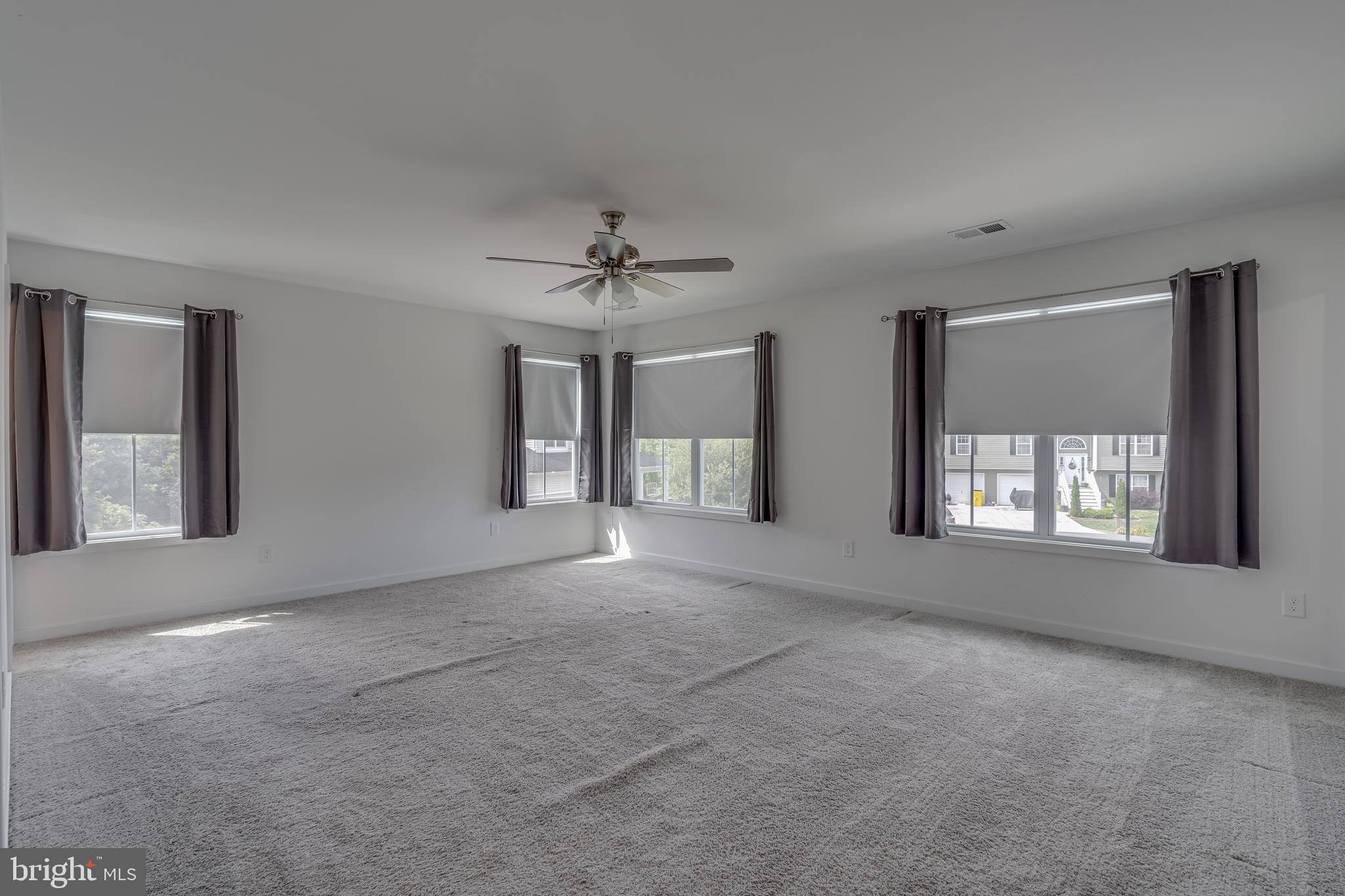 FORT HILL FARMS - Residential