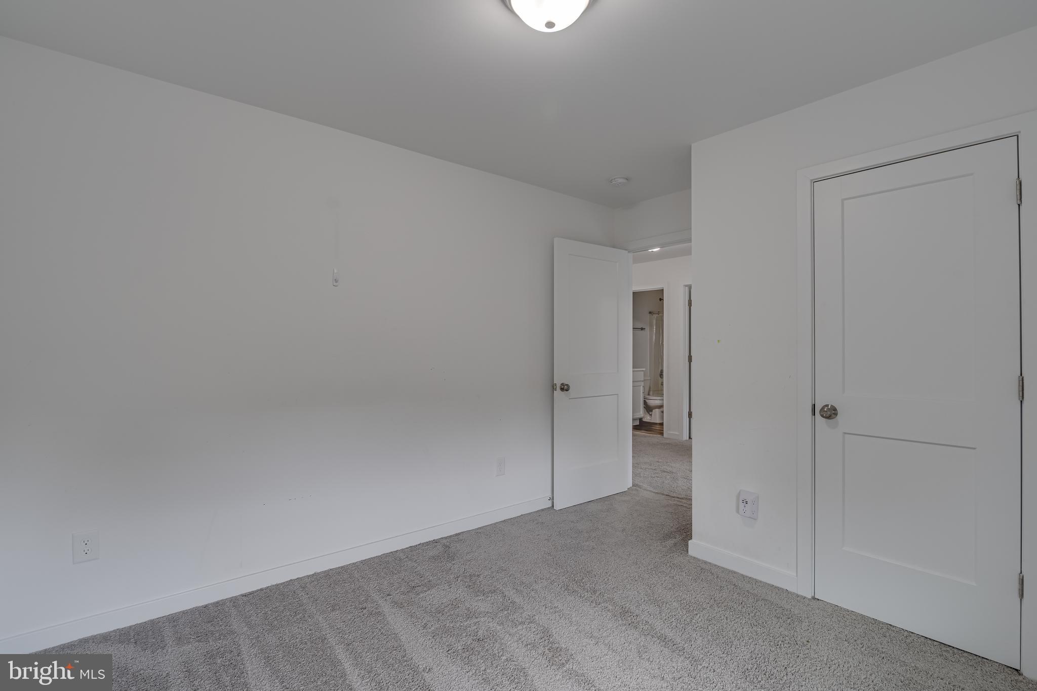 FORT HILL FARMS - Residential