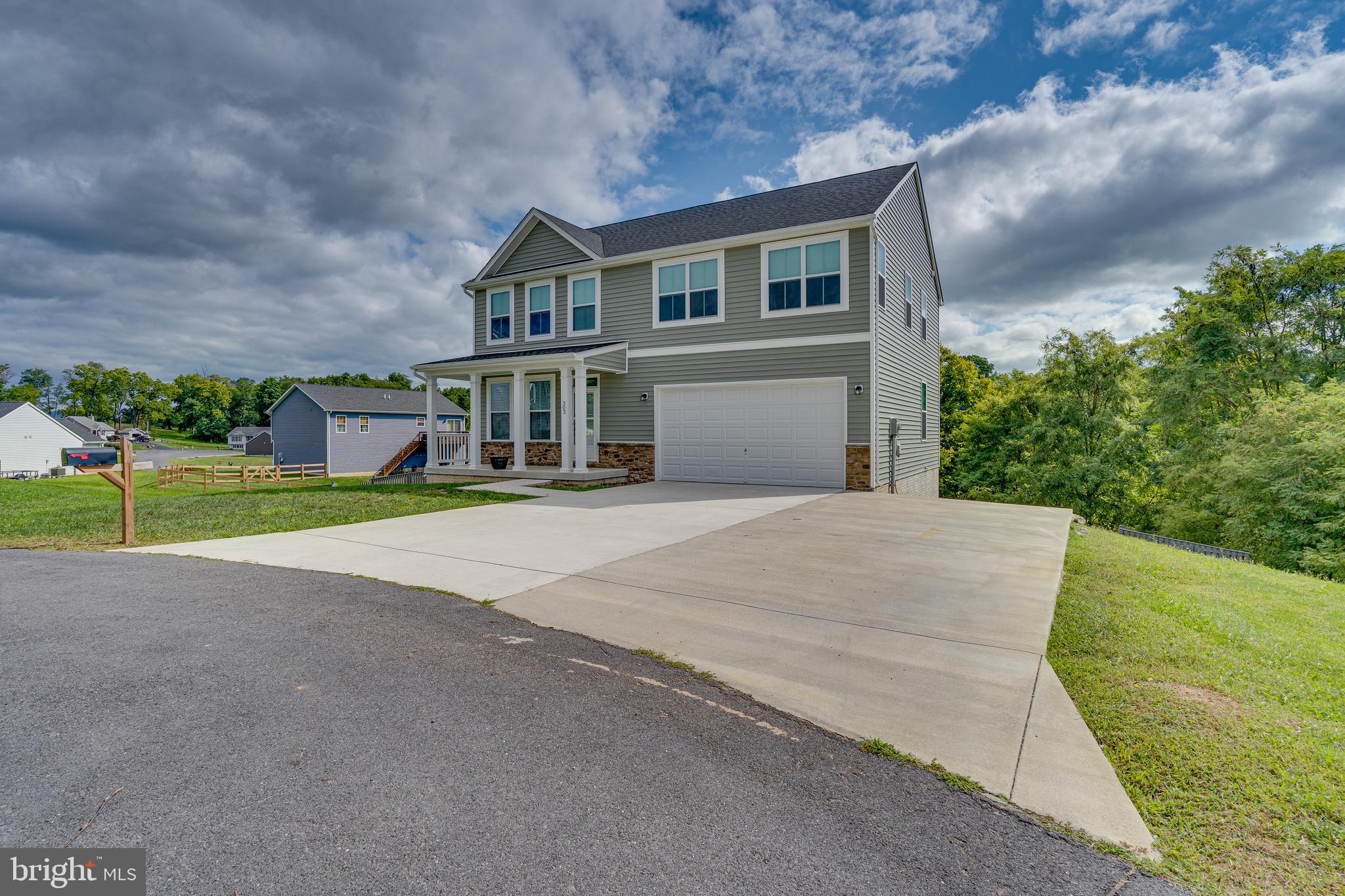 FORT HILL FARMS - Residential