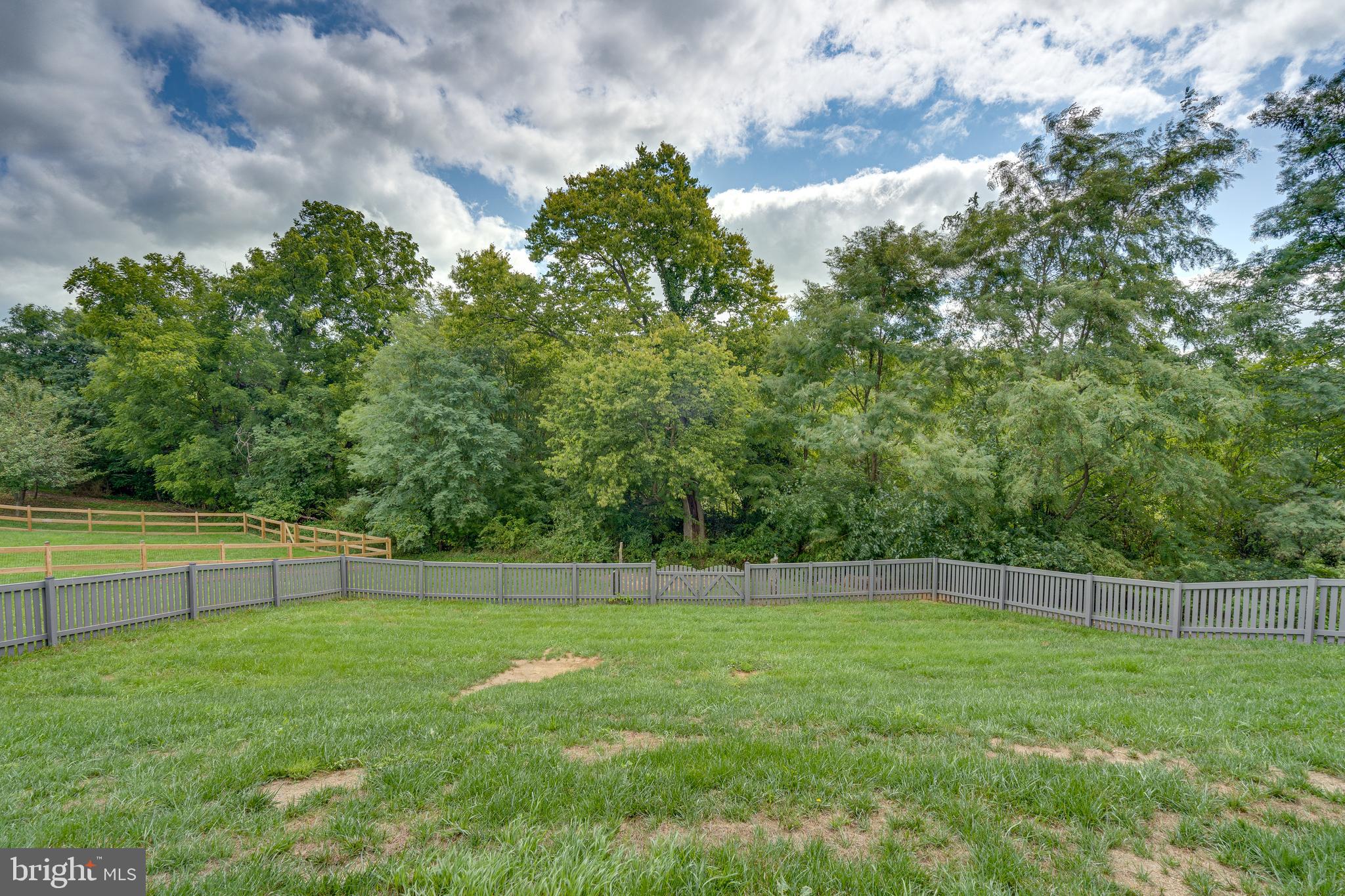 FORT HILL FARMS - Residential