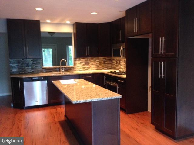 SENTRY WOODS - Residential