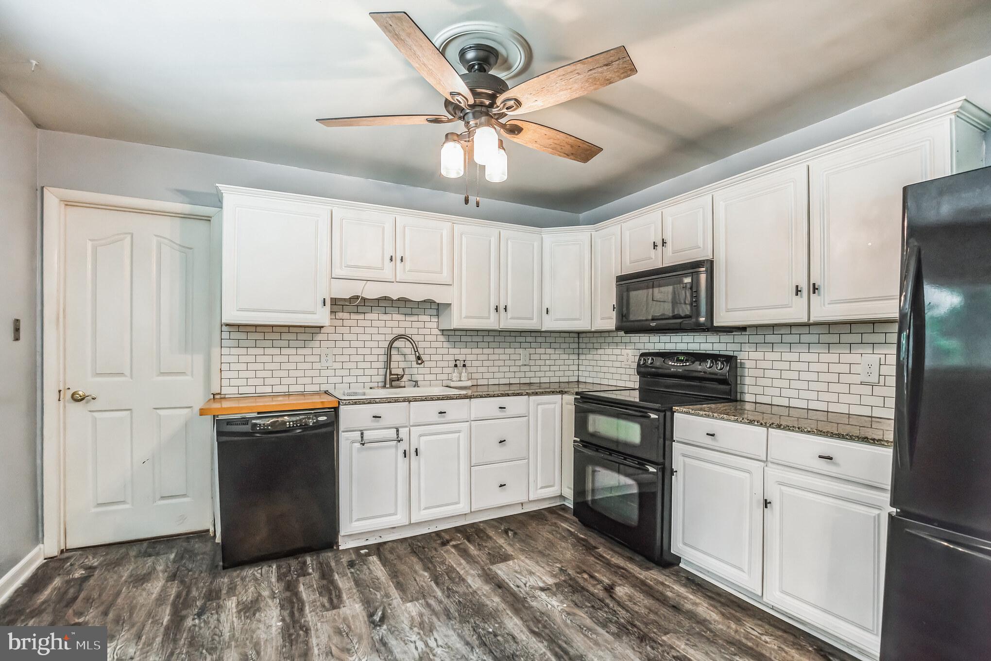 PARIS PINES - Residential