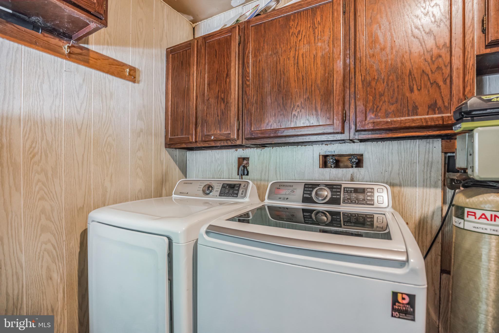 PARIS PINES - Residential