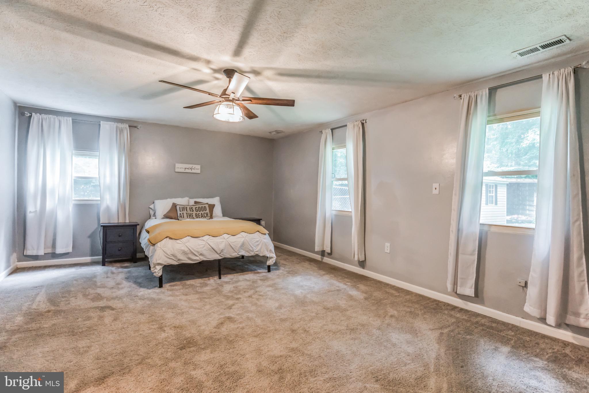 PARIS PINES - Residential