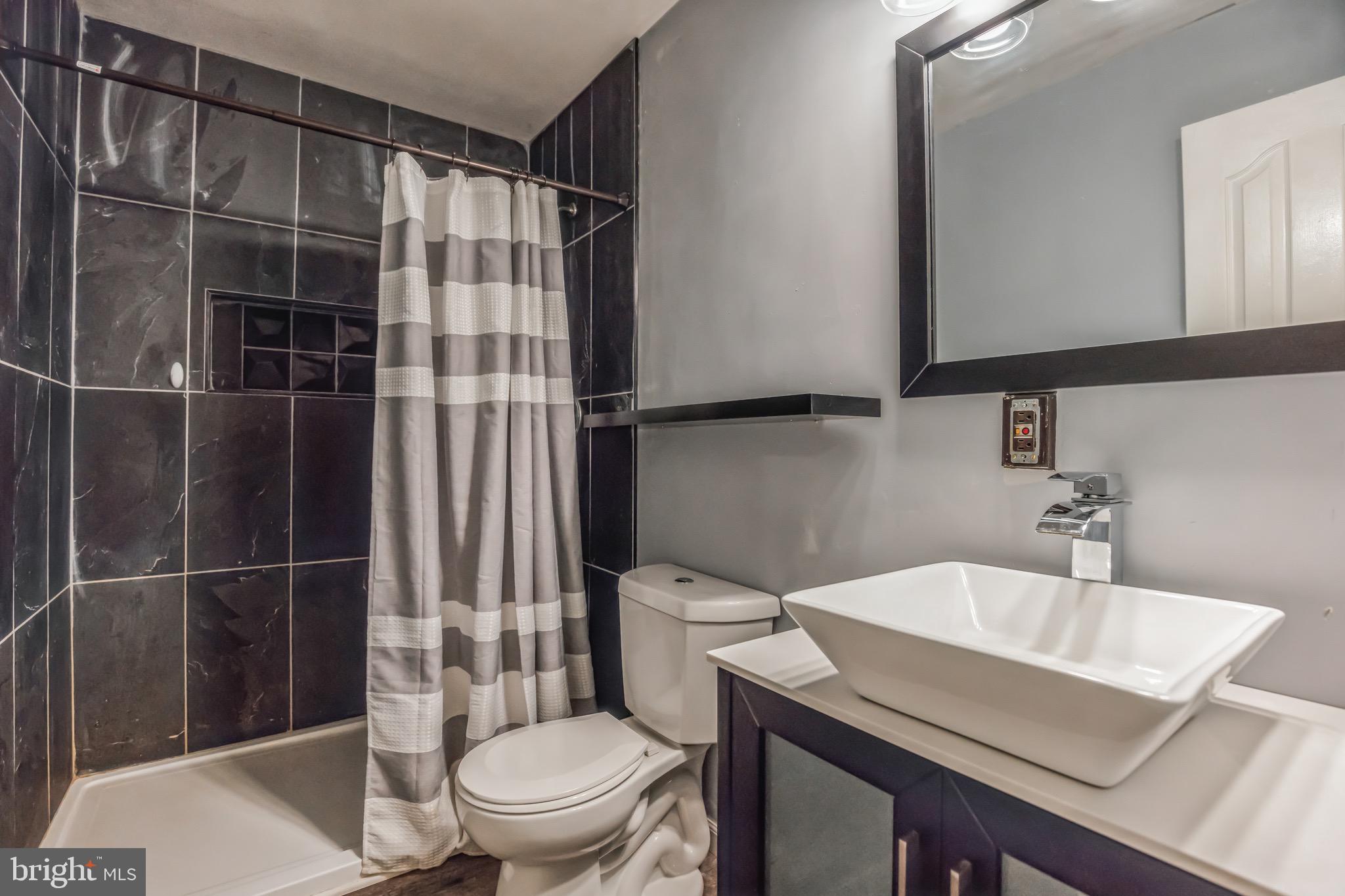 PARIS PINES - Residential