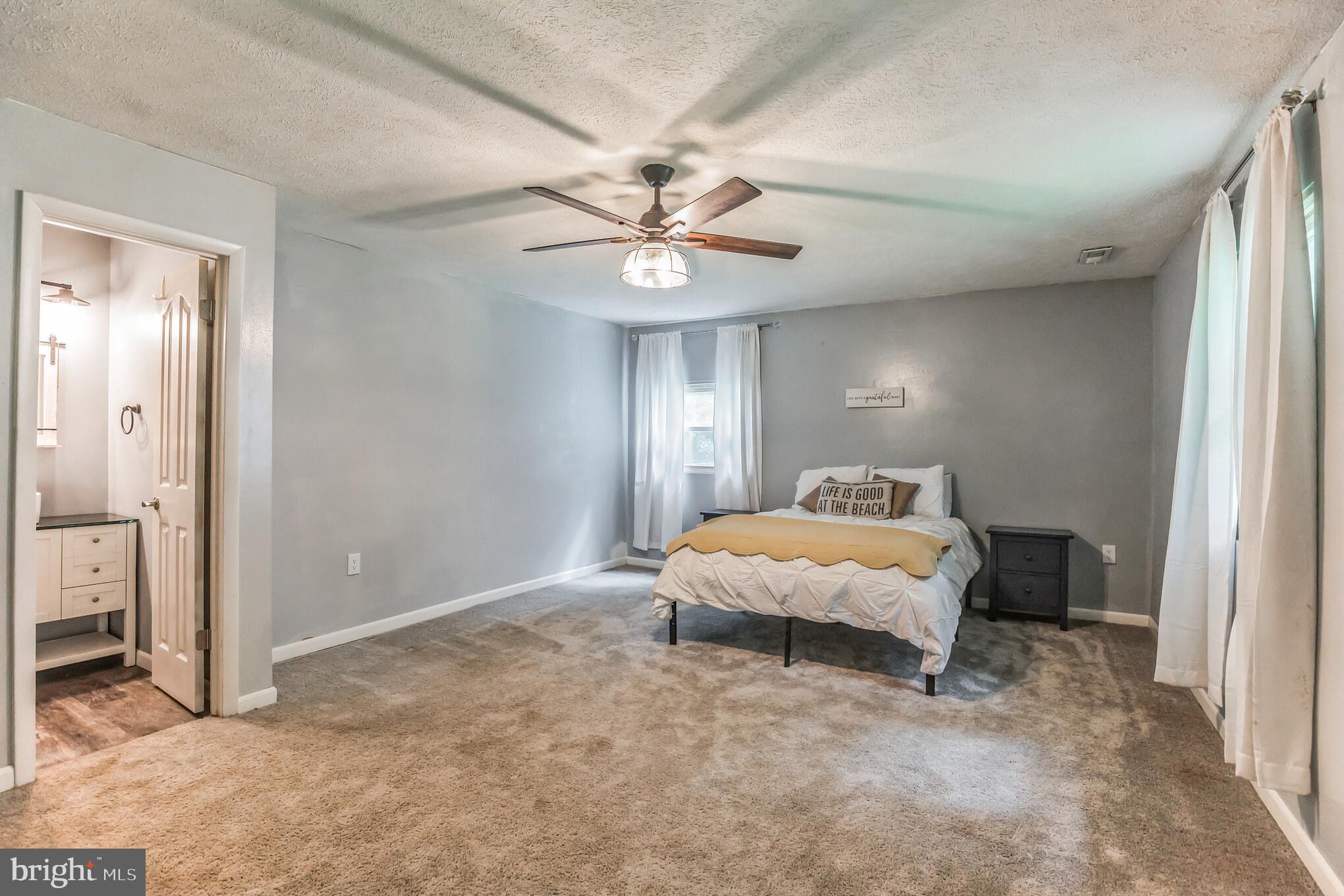 PARIS PINES - Residential