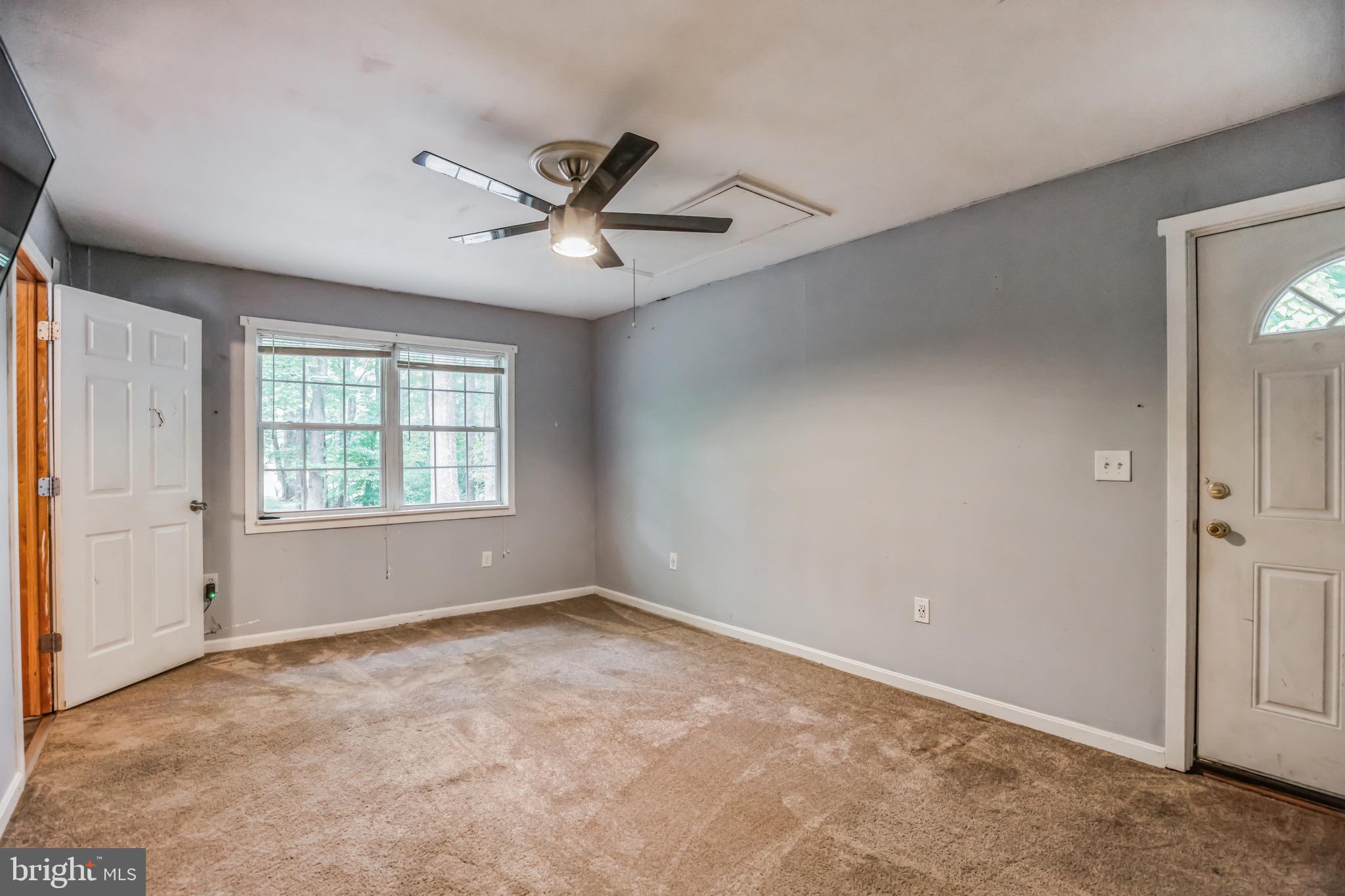 PARIS PINES - Residential